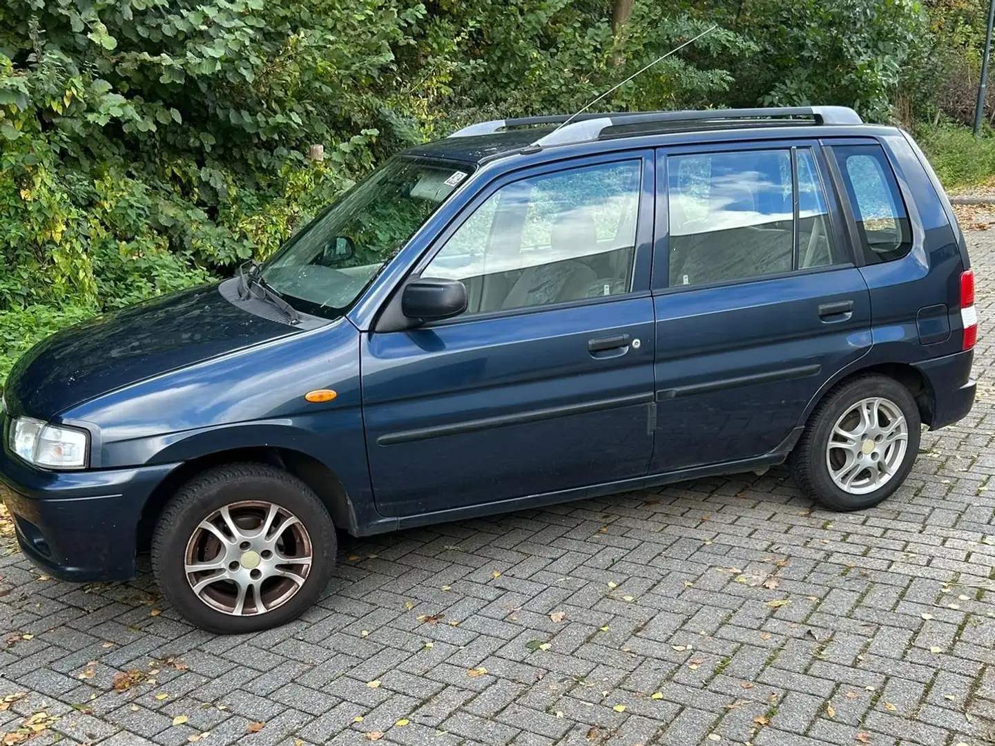 Mazda Demio Demio 1.3 GLX Modrá - 1