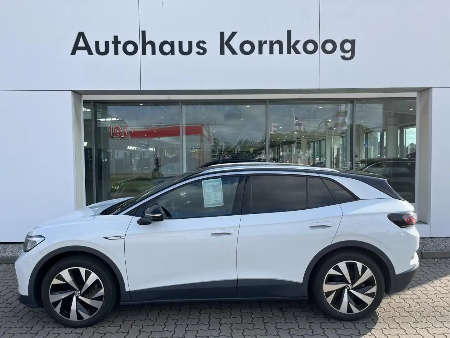 Volkswagen ID.4 Pro Performance 1st 77kwh AHK Wärmep. ACC Weiß - 1