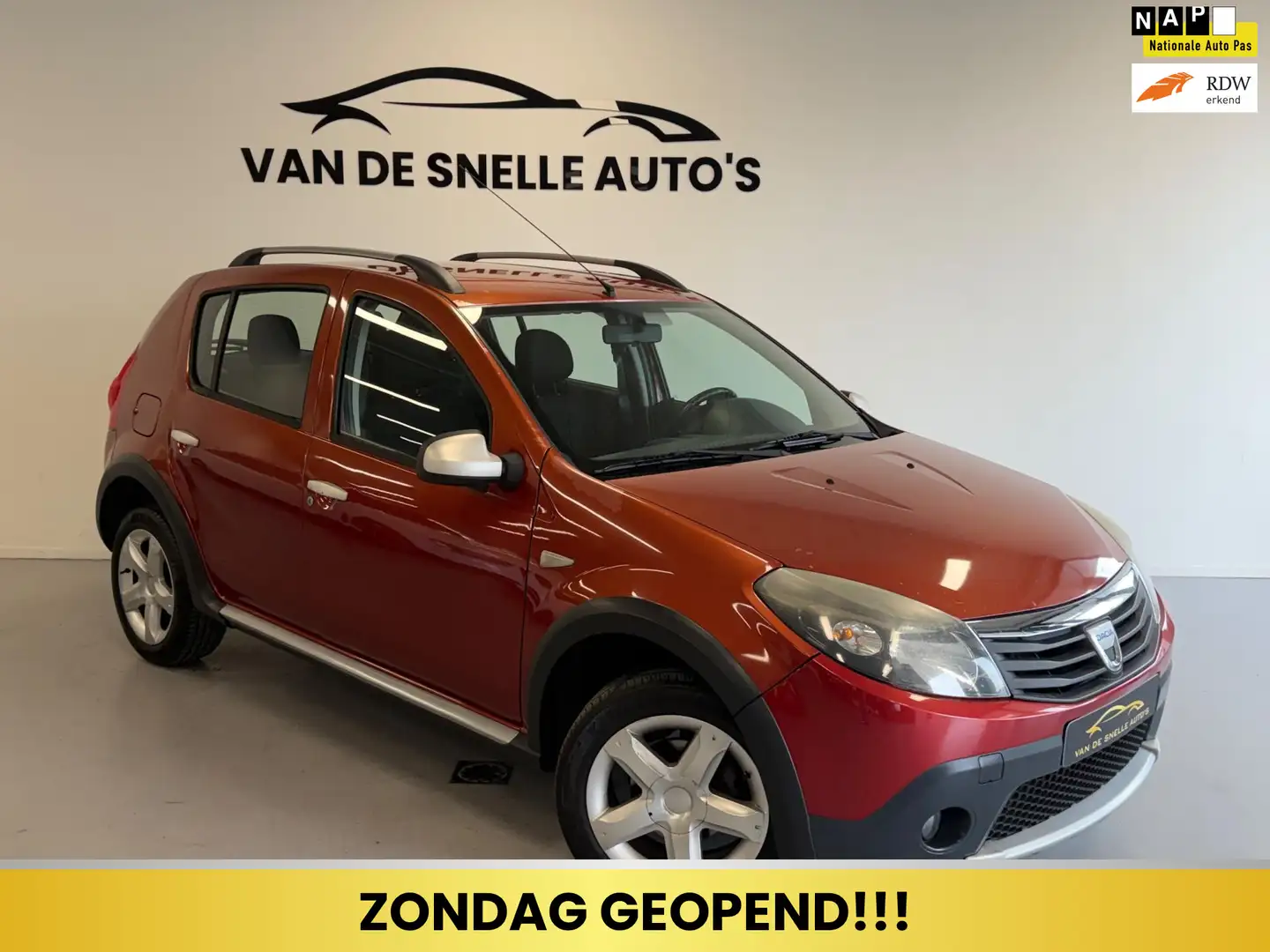 Dacia Sandero 1.6 Stepway AIRCO/DISTRIBUTIEVERVANGEN/ONDERHOUDGE Rood - 1