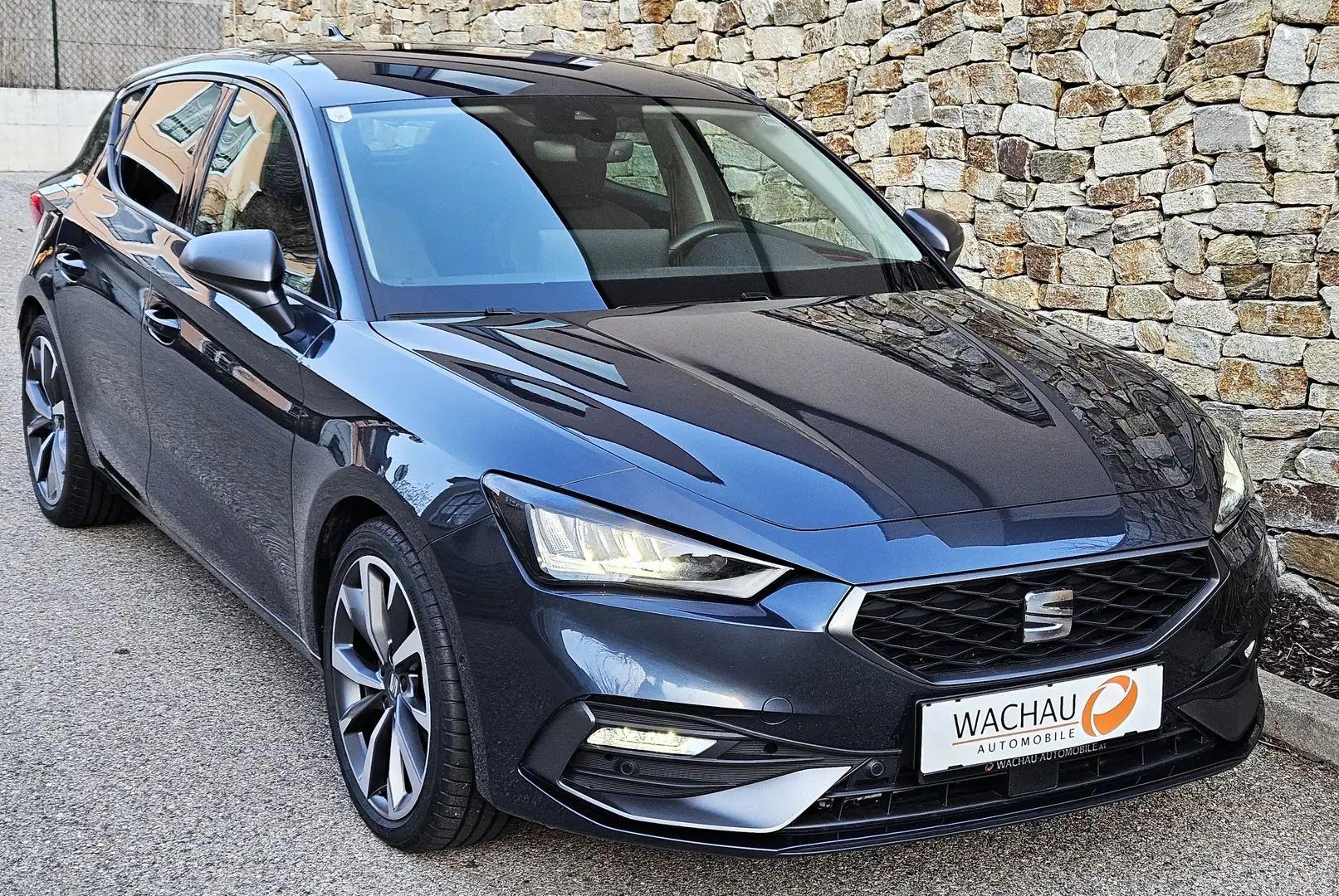 SEAT Leon 1.5 eTSI  kW FR*NP: 39.300 Grau - 2