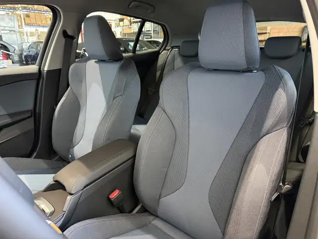 BMW 1 Series view 8