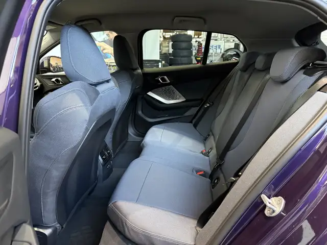 BMW 1 Series view 9
