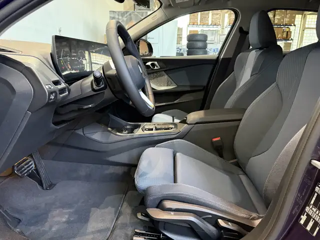 BMW 1 Series view 7