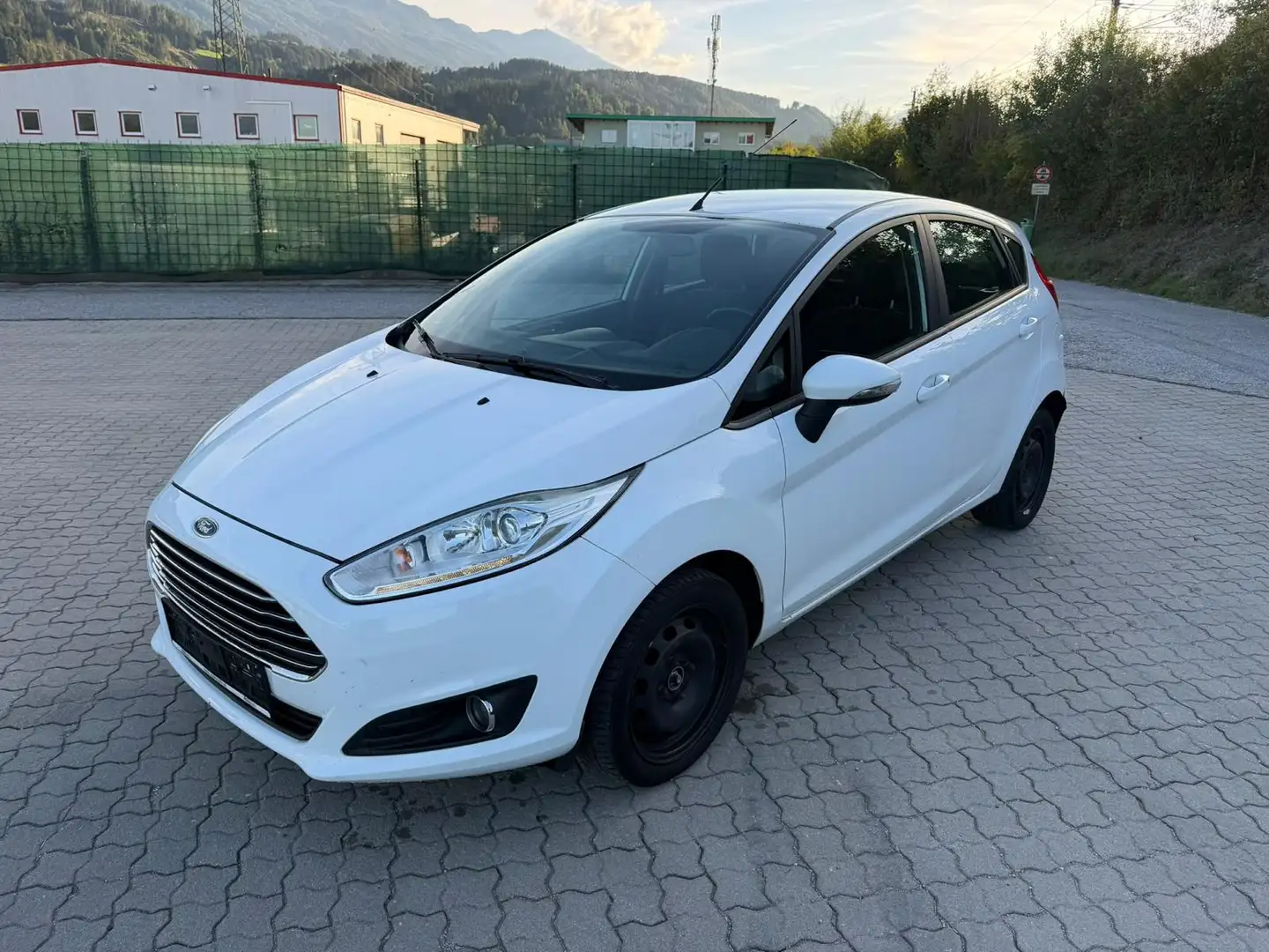 Ford Fiesta 1,5 D Weiß - 2