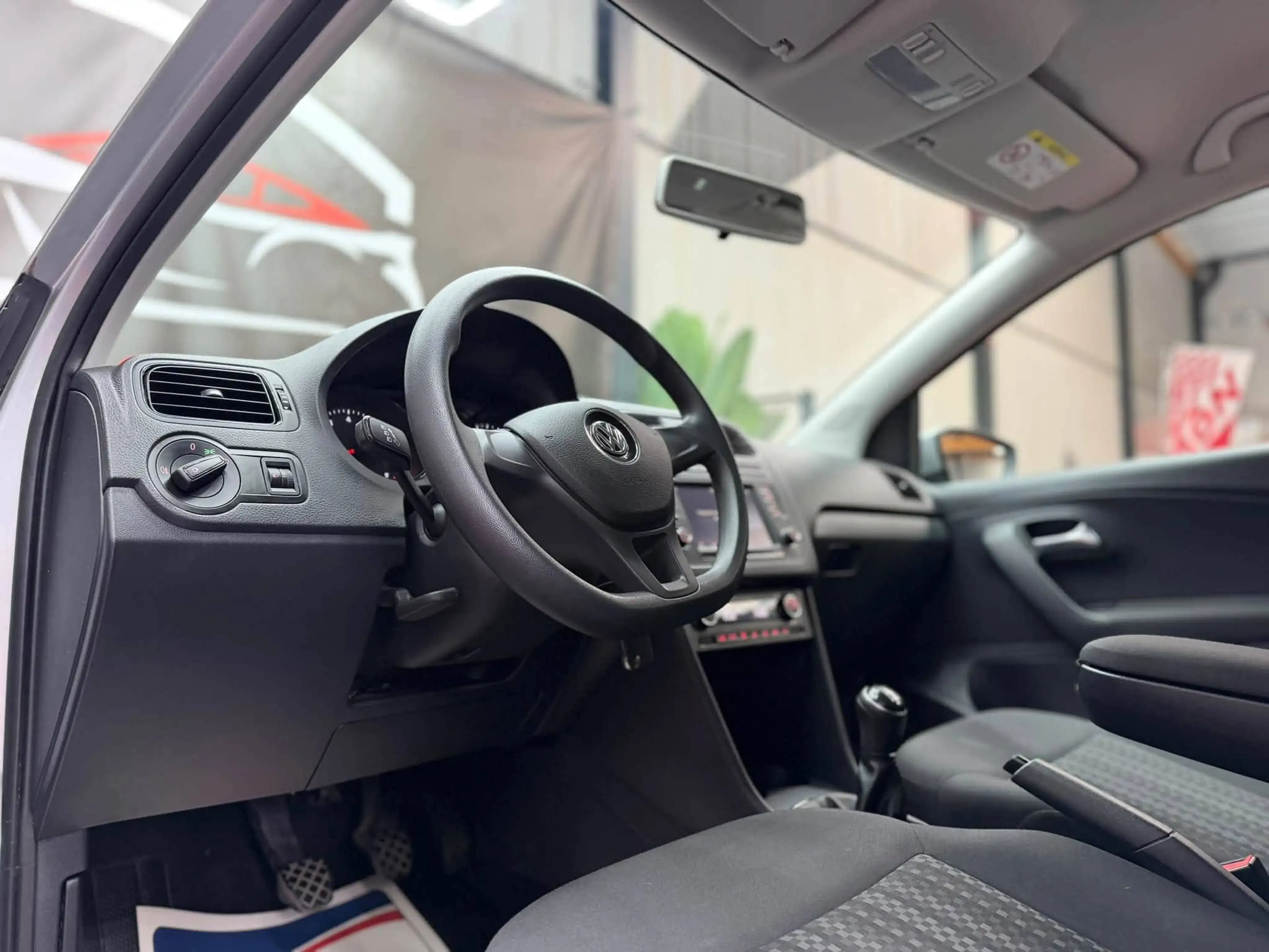 Volkswagen Polo Polo 1.0i Trendline CLIM DIGITAL AIRCO — photo 6