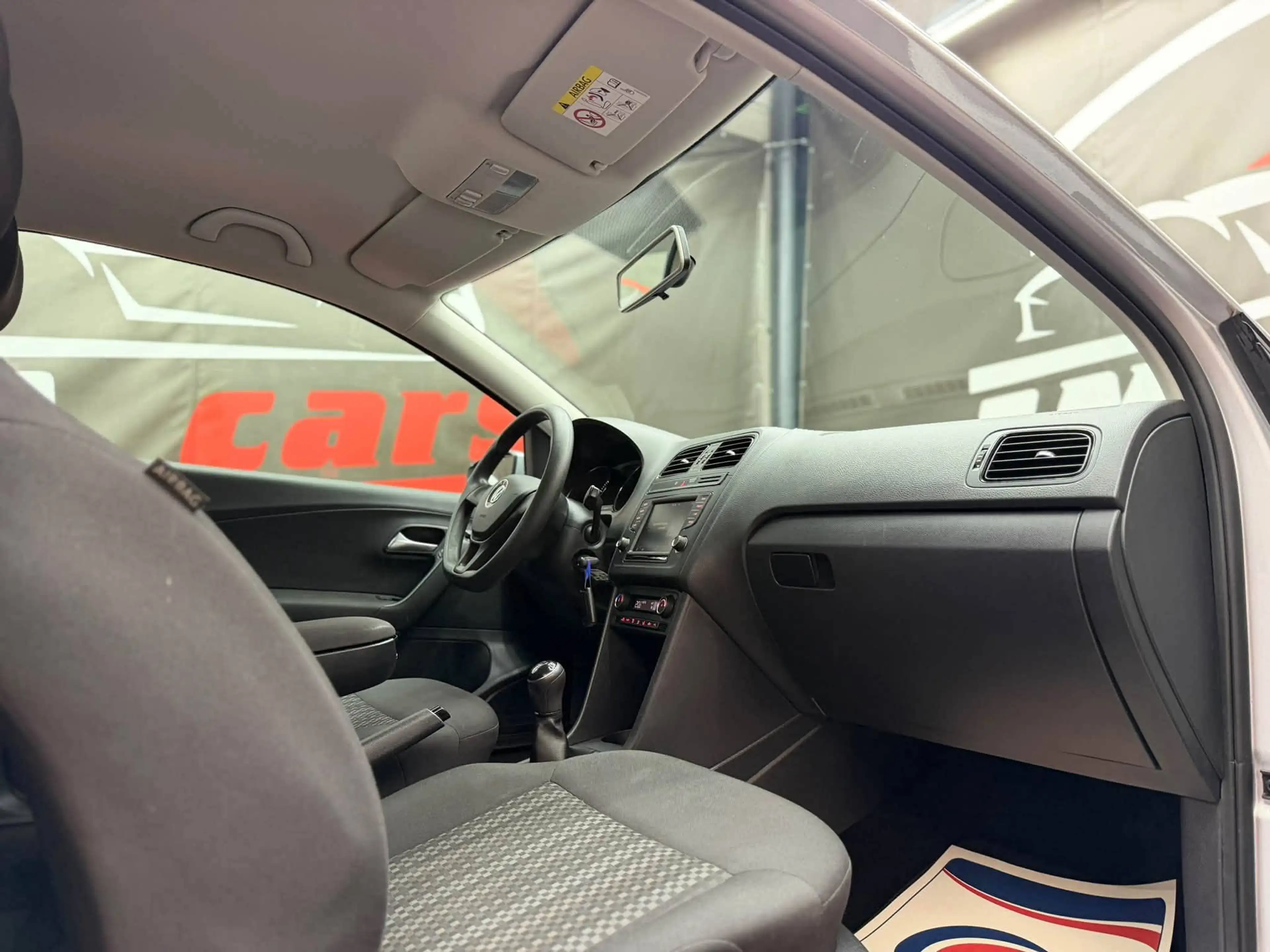 Volkswagen Polo Polo 1.0i Trendline CLIM DIGITAL AIRCO — photo 13