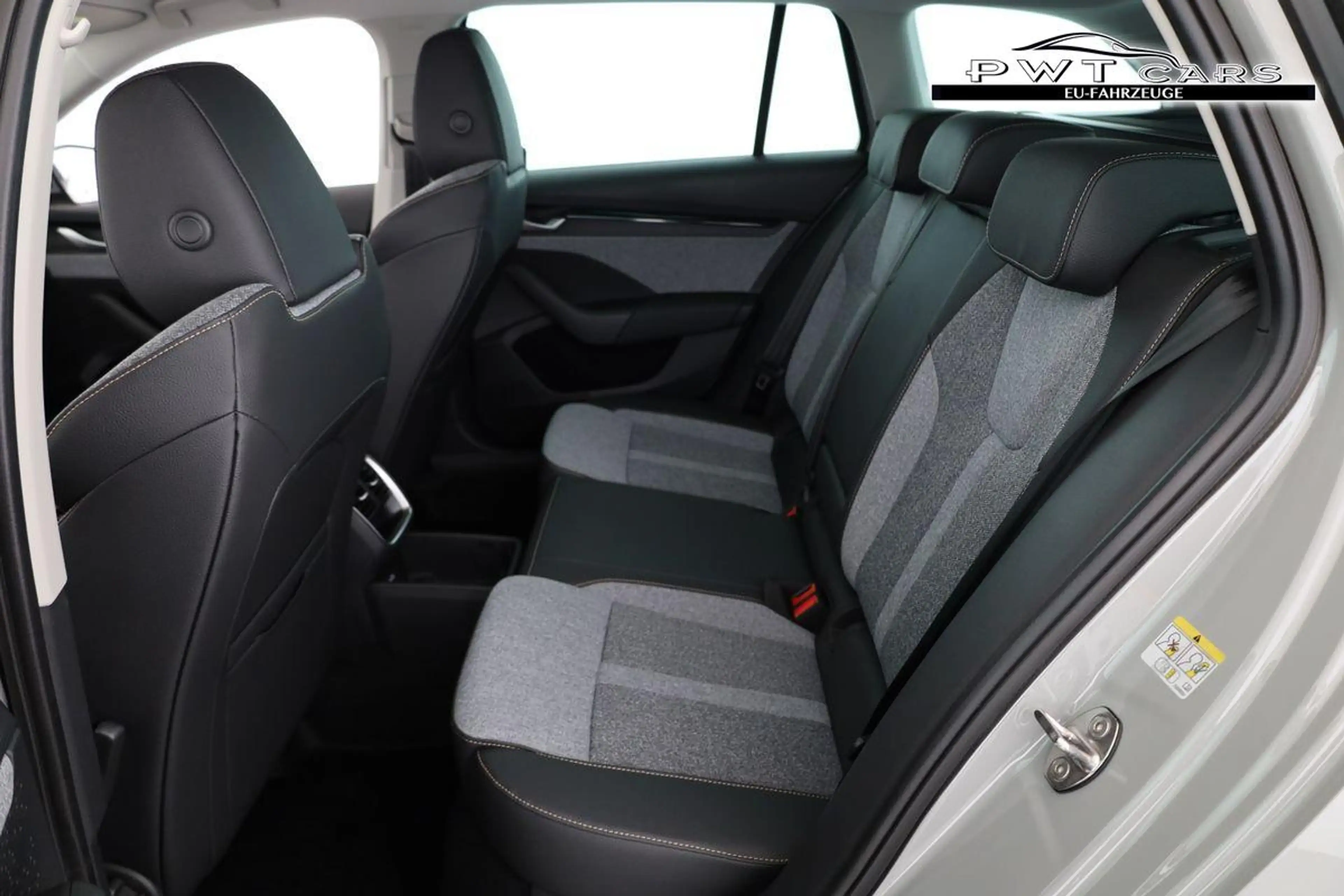 Skoda Octavia Combi 1.5 TSI 110 kW Selection Selection, LED, ... — photo 11