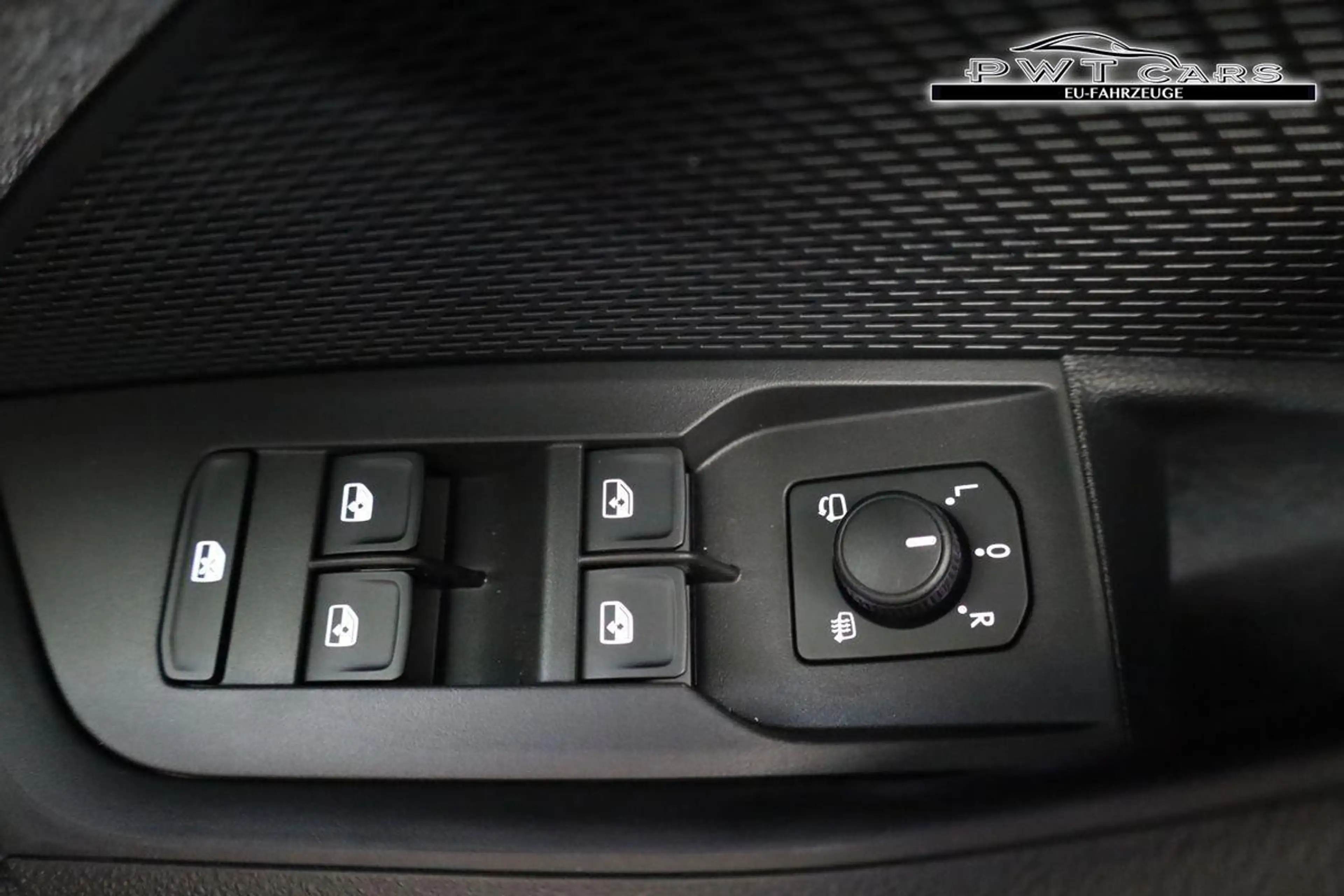 Skoda Octavia Combi 1.5 TSI 110 kW Selection Selection, LED, ... — photo 7