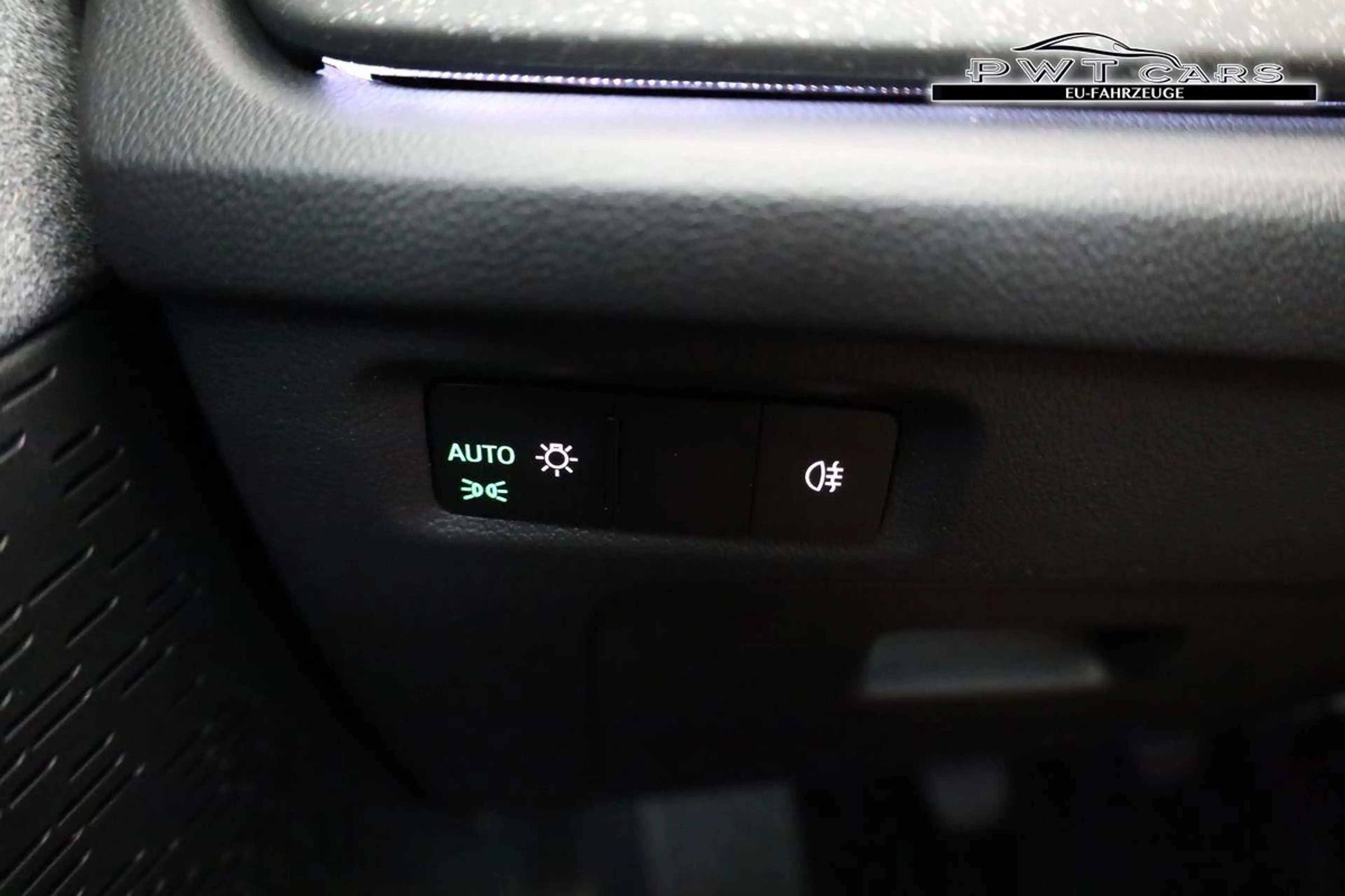 Skoda Octavia Combi 1.5 TSI 110 kW Selection Selection, LED, ... — photo 8