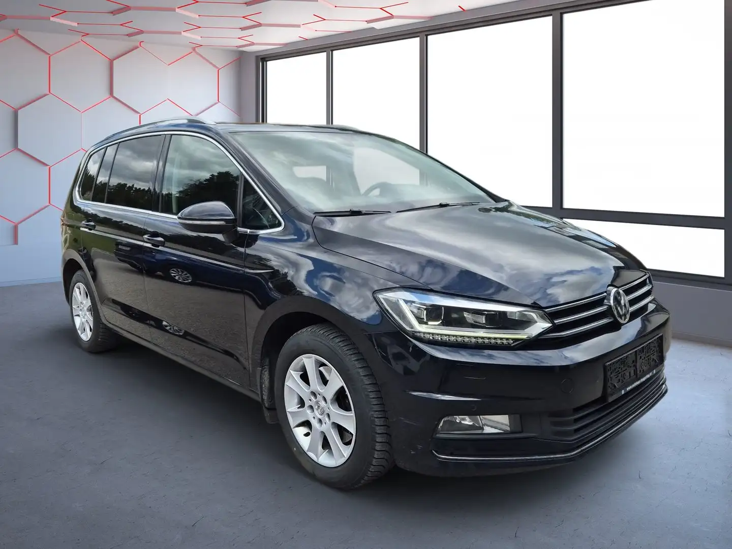 Volkswagen Touran Highline BMT TDI DSG Schwarz - 2