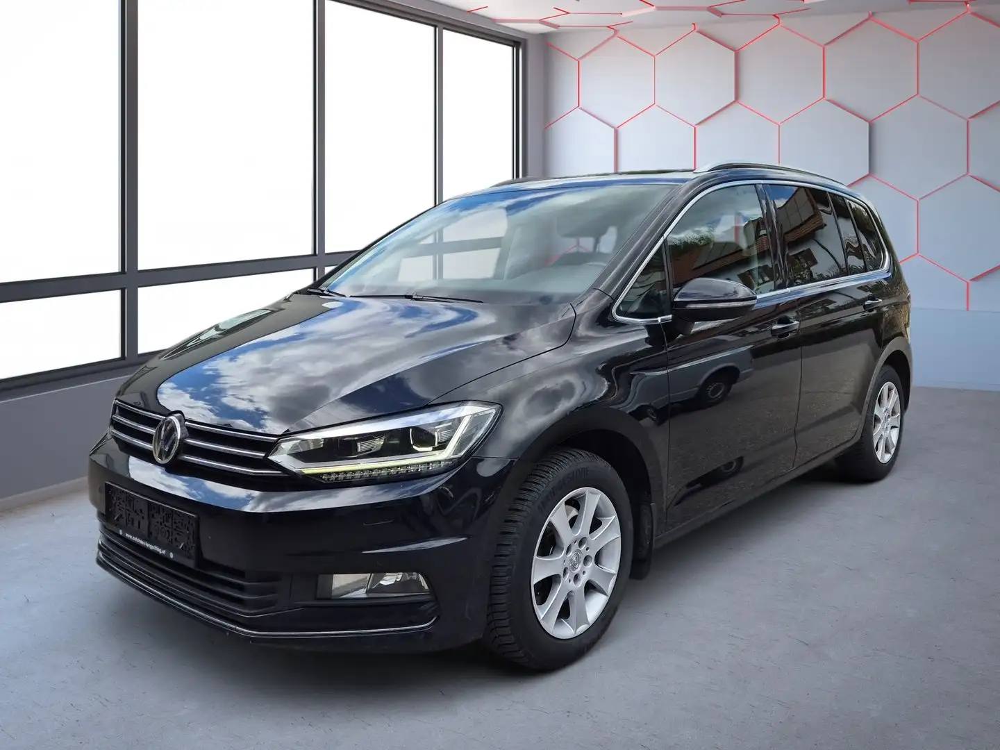 Volkswagen Touran Highline BMT TDI DSG Schwarz - 1
