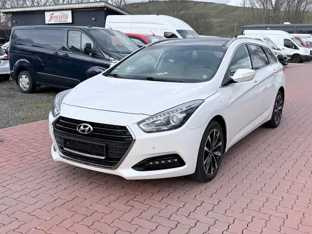 Hyundai i40 cw blue Style*Navi*PDC+Cam*Panorama*Tempomat