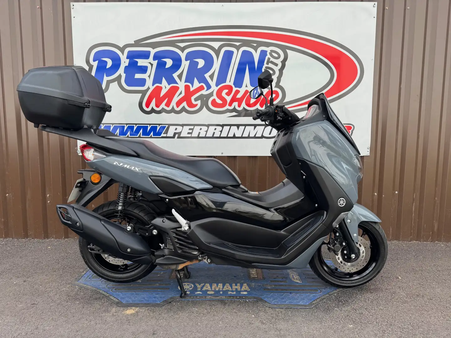 Yamaha NMAX Gris - 1