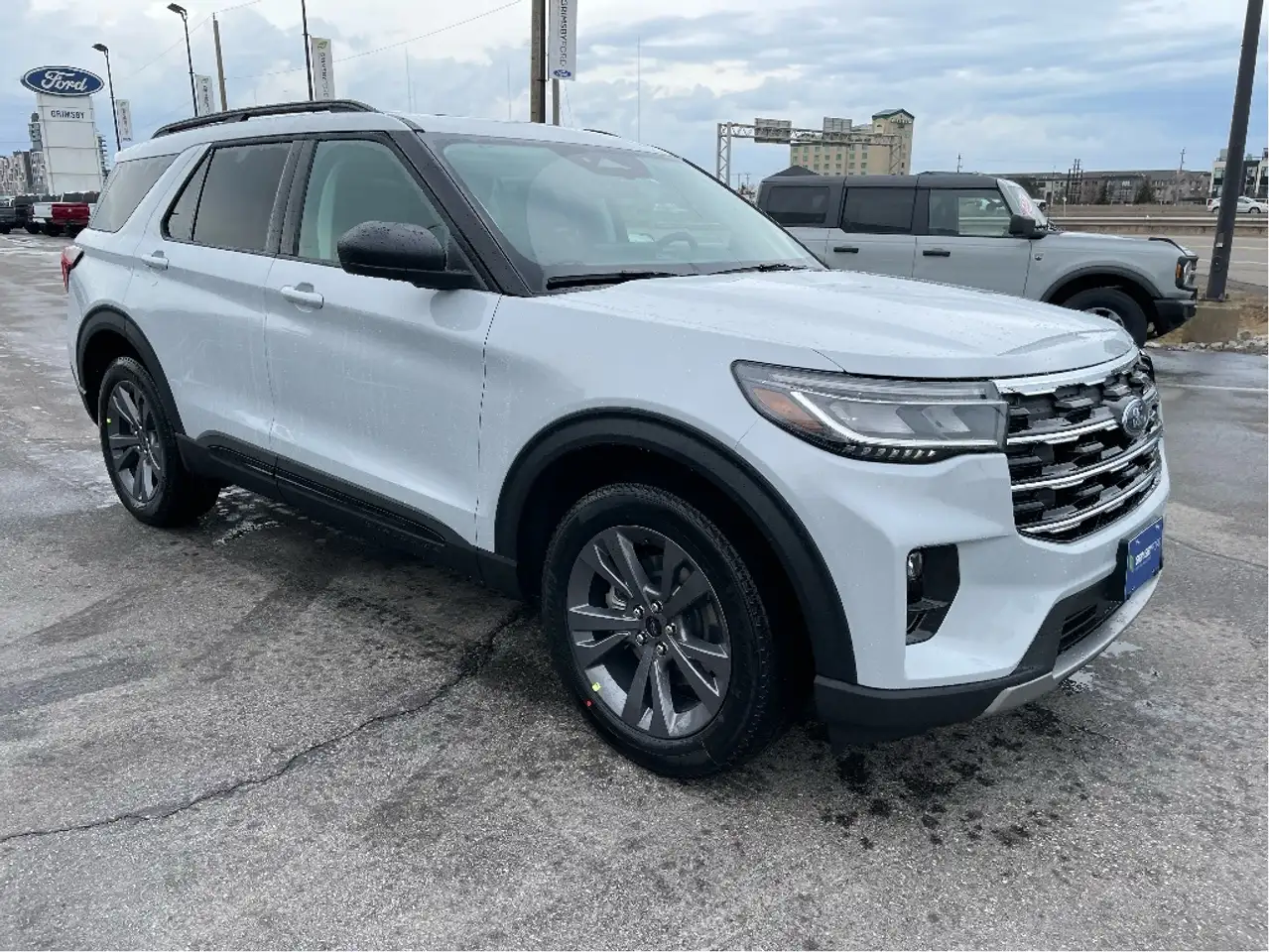 Ford Explorer photo Ford Explorer
