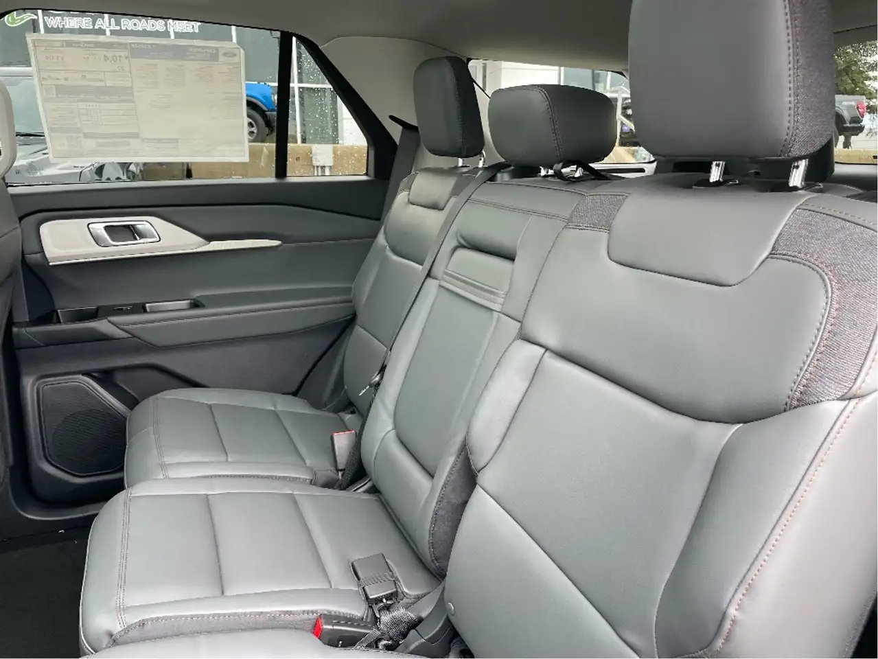 Ford Explorer photo Ford Explorer