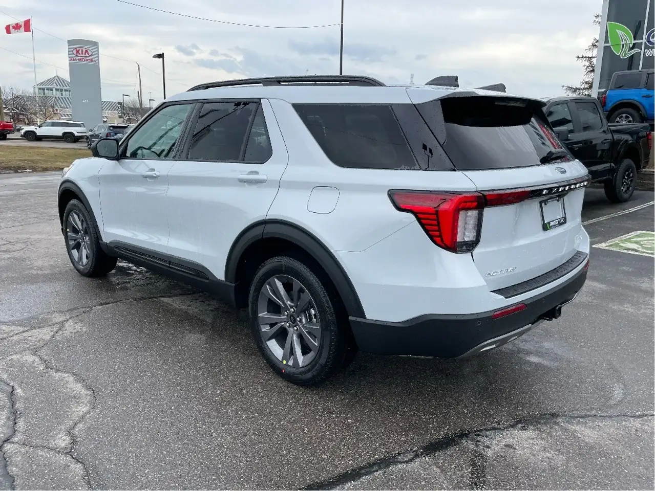 Ford Explorer photo Ford Explorer