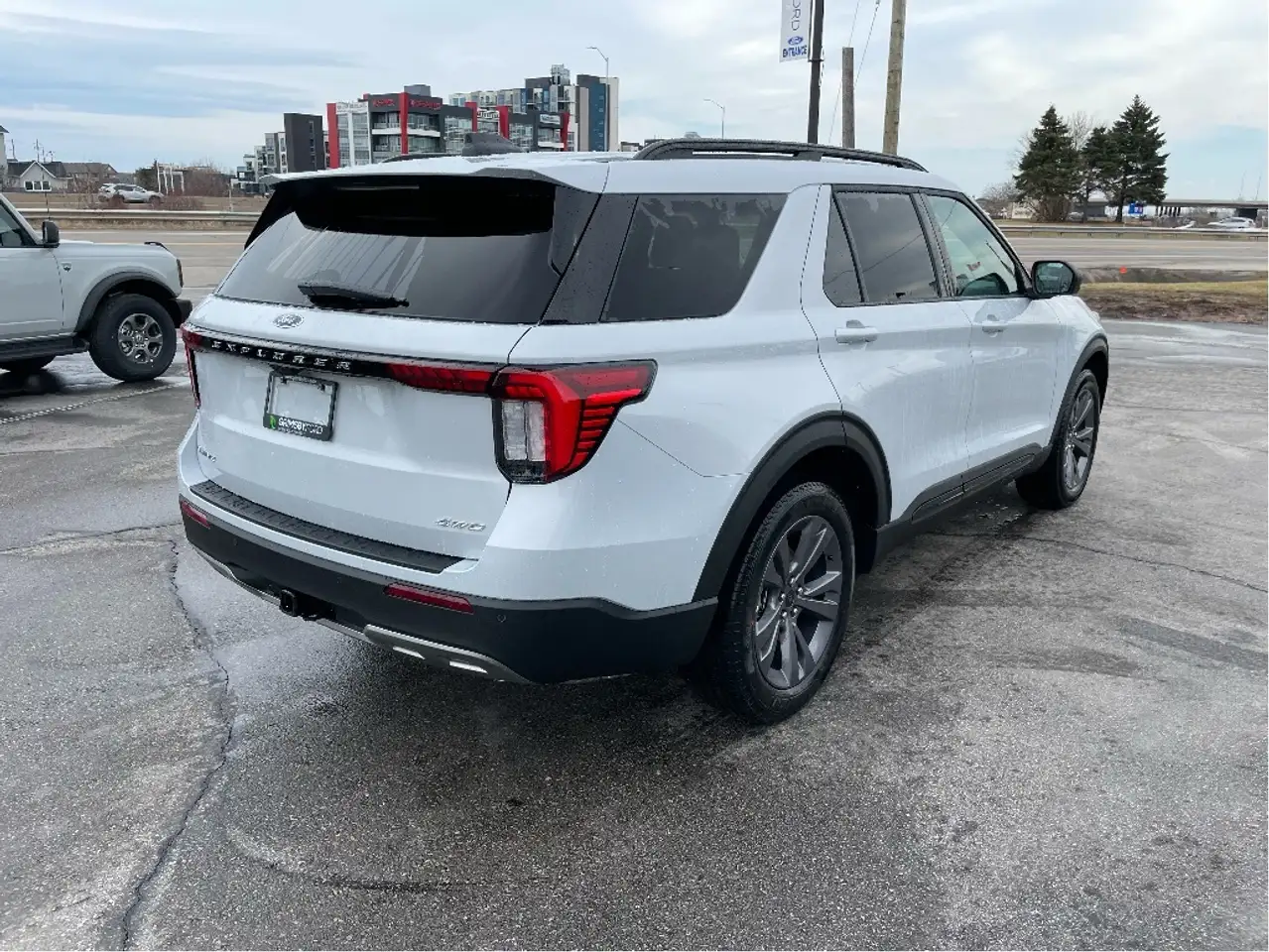 Ford Explorer photo Ford Explorer