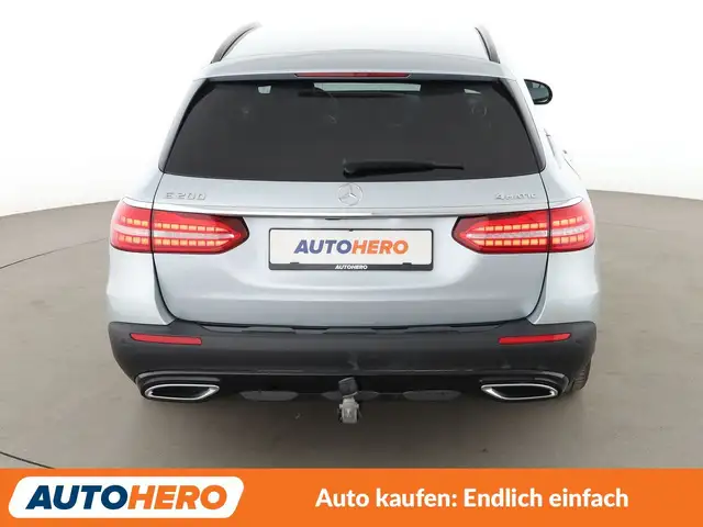 Mercedes-Benz E-Class view 5