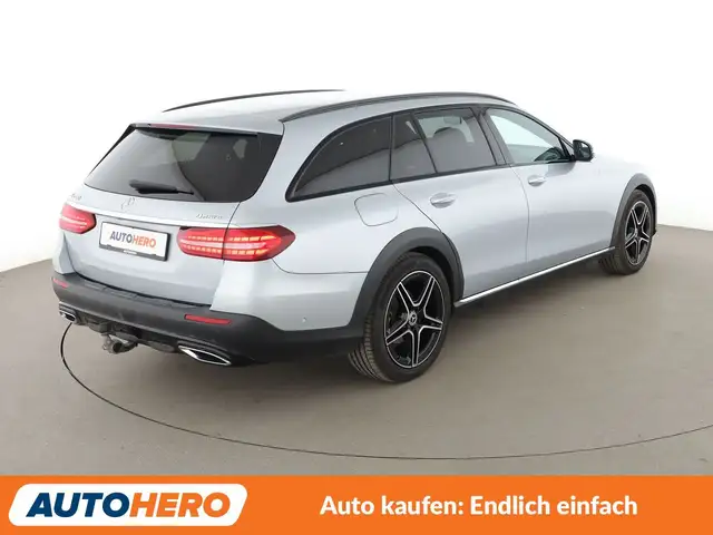Mercedes-Benz E-Class view 6