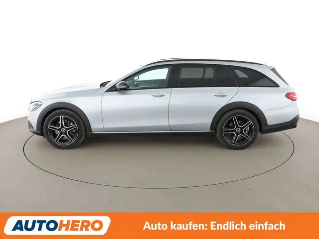 Mercedes-Benz E-Class view 3