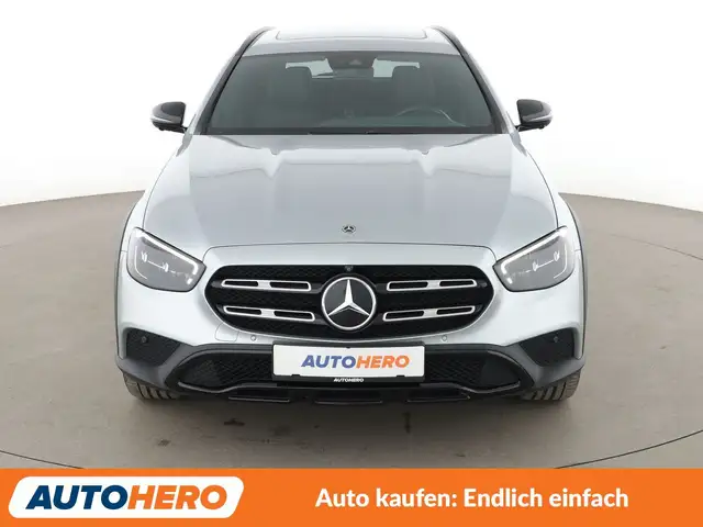 Mercedes-Benz E-Class view 9