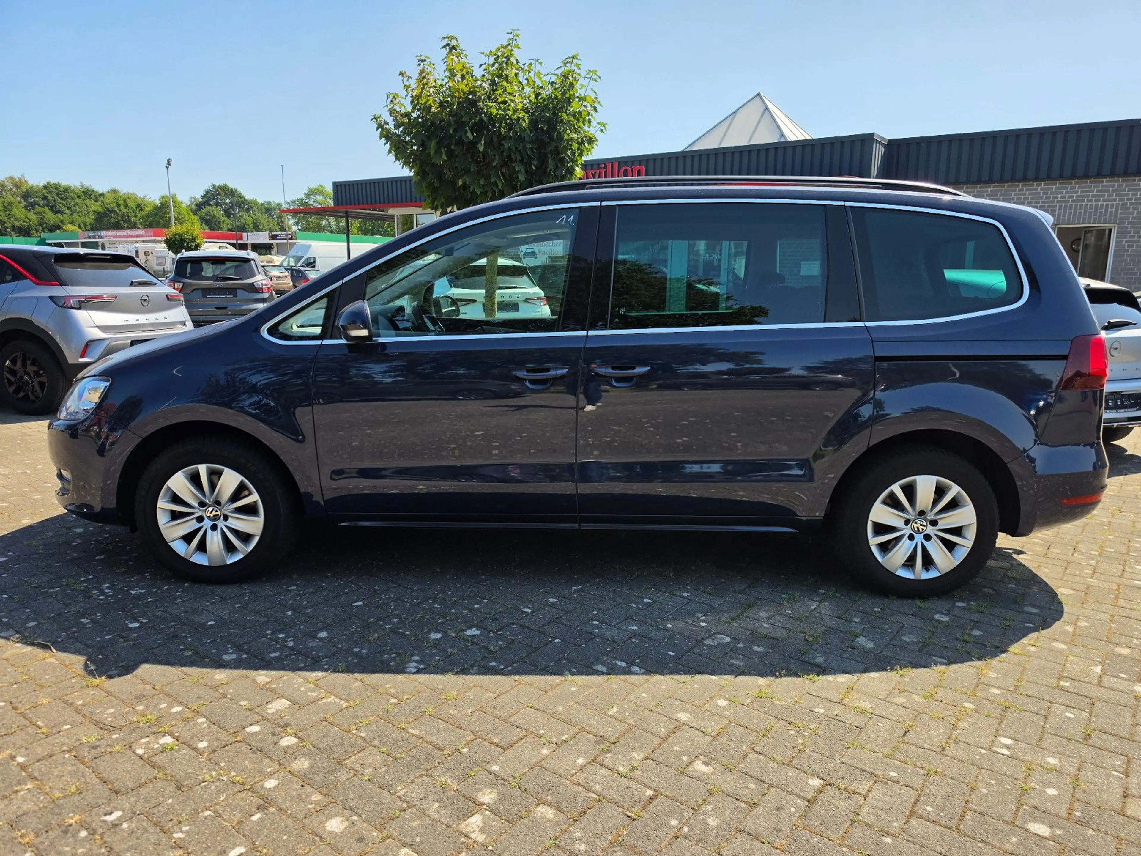 Volkswagen Sharan Comfortline AHK 7-SITZER KAM NAV ACC — photo 3