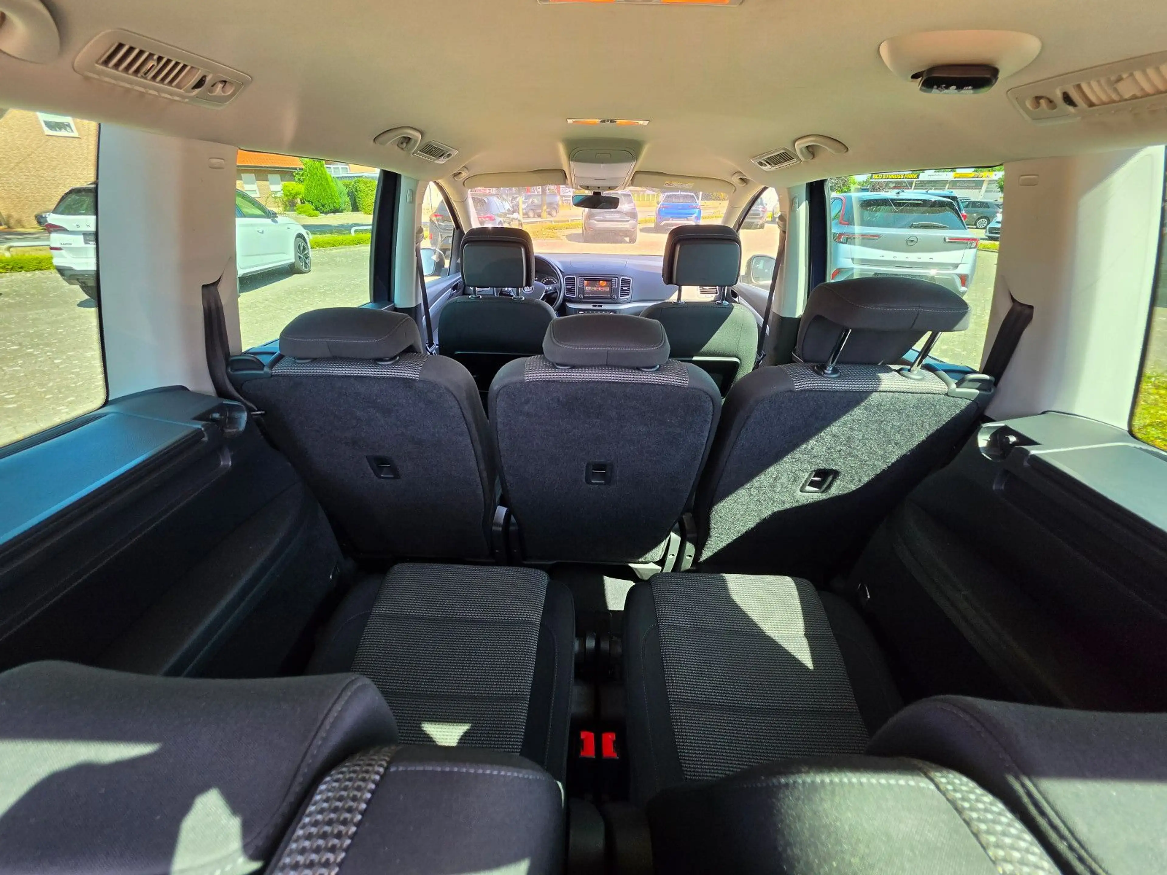 Volkswagen Sharan Comfortline AHK 7-SITZER KAM NAV ACC — photo 7