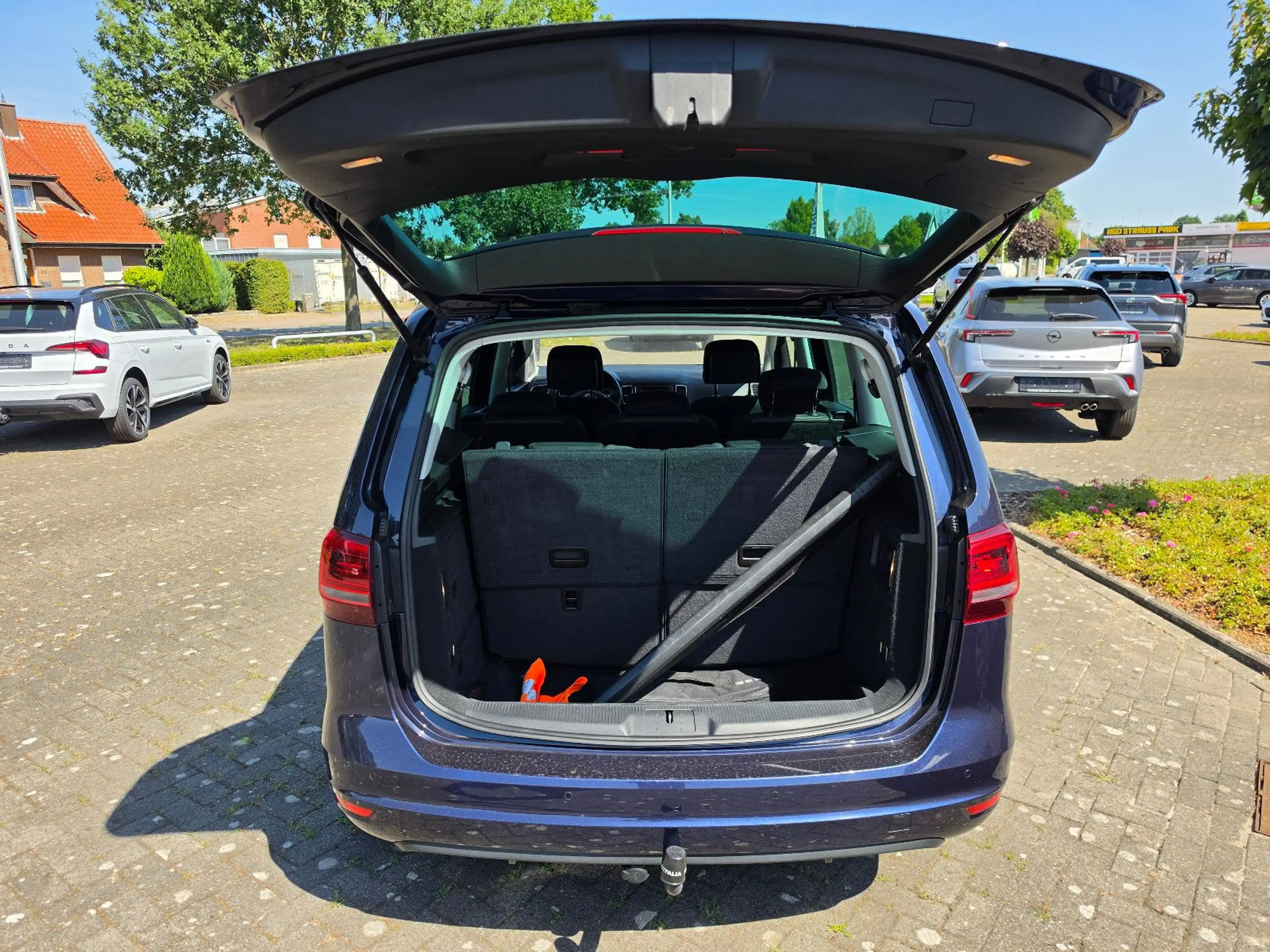 Volkswagen Sharan Comfortline AHK 7-SITZER KAM NAV ACC — photo 6