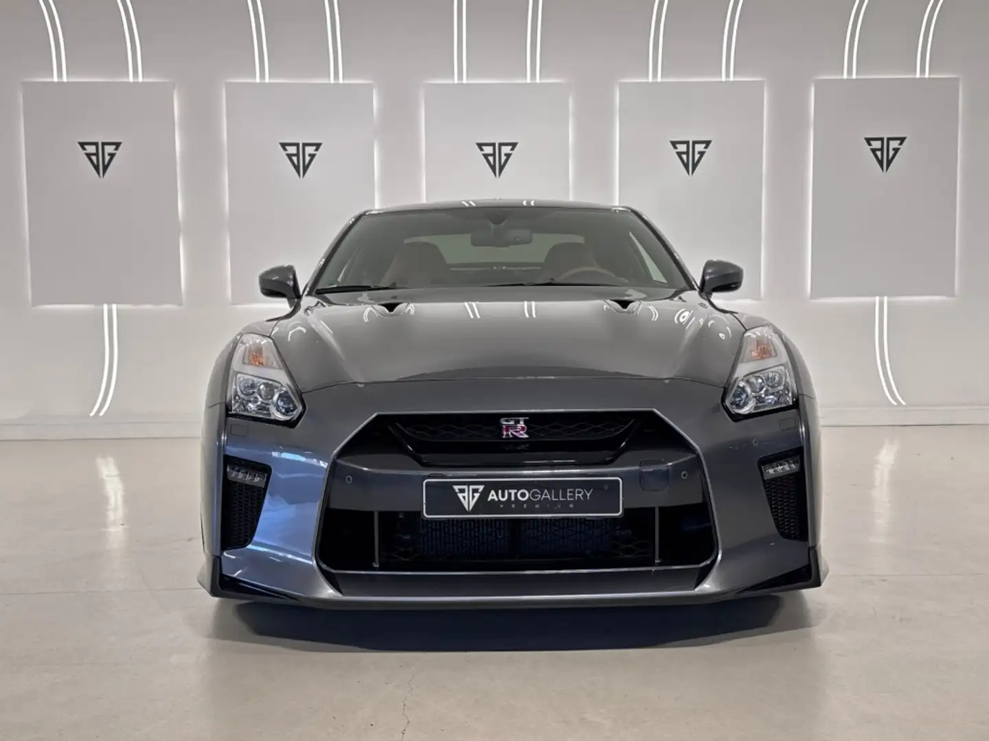 Nissan GT-R 3.8 V6 570 Aut. Gris - 2