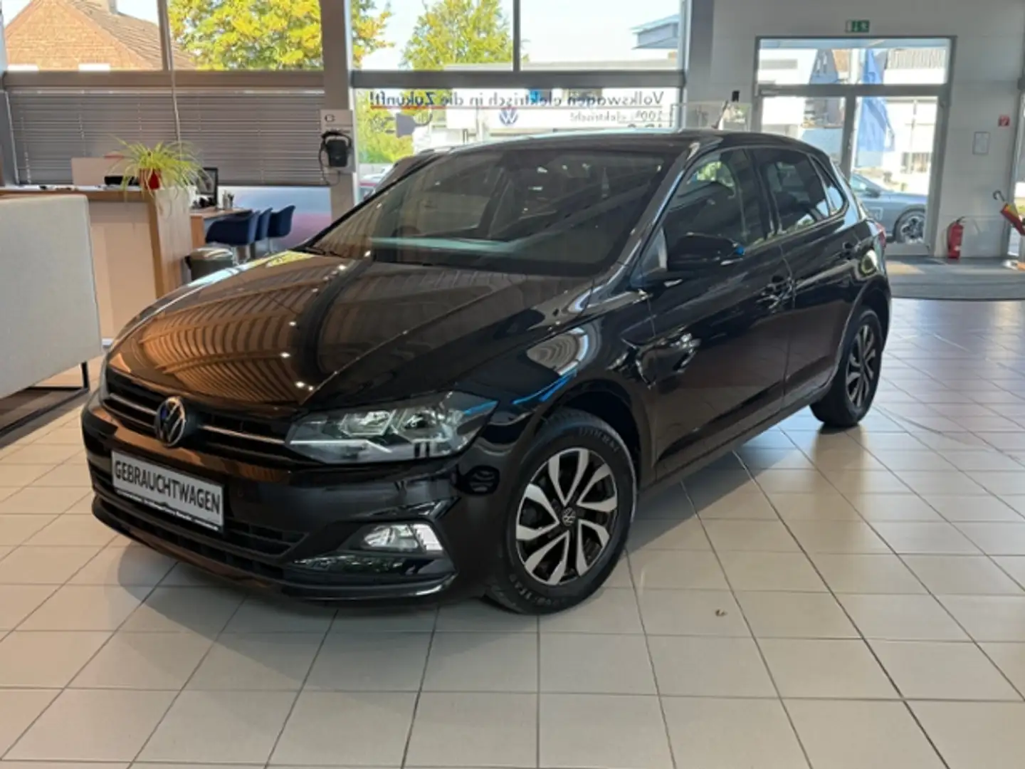 Volkswagen Polo 1.0 TSI Active DSG Schwarz - 2