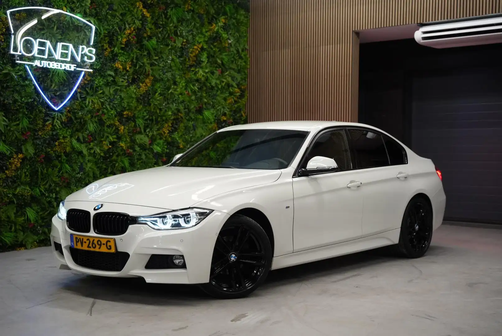 BMW 318 3-serie 318i M Sport / Shadow Line / CarPlay / Cam Blanc - 1