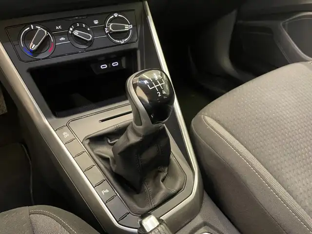 Volkswagen Taigo view 9