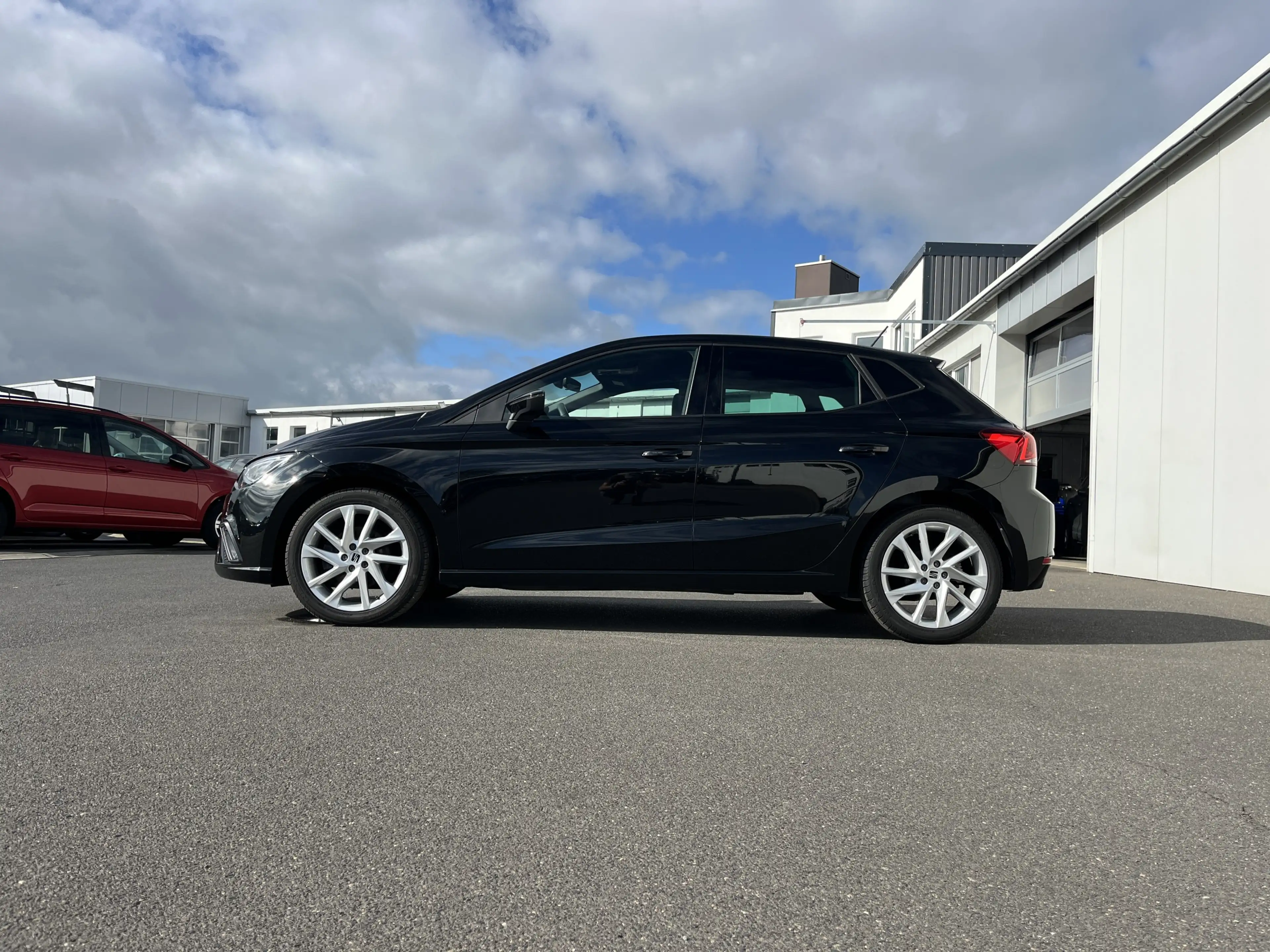 SEAT Ibiza 1.0 TSI FR 94€ m.20% Anz. Navi LED RFK SHZ Clima — photo 2