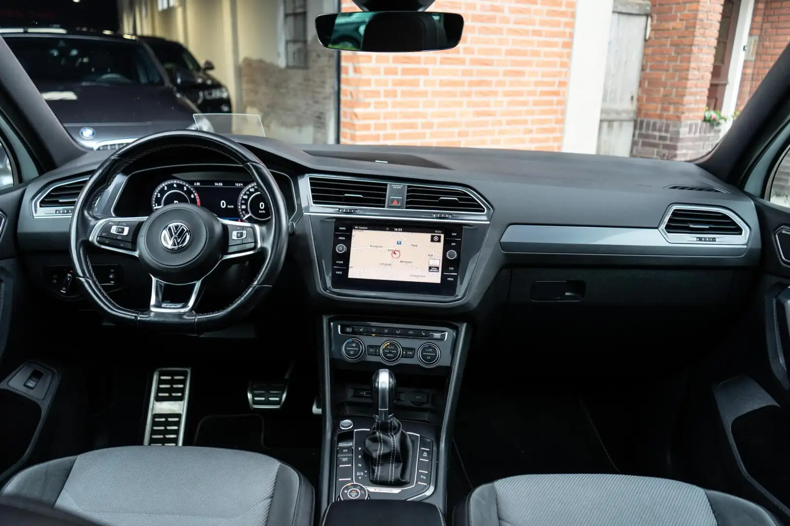 Volkswagen Tiguan 2.0 TSI 4Motion R-Line Pano / HUD / Dynaudio Wit - 2