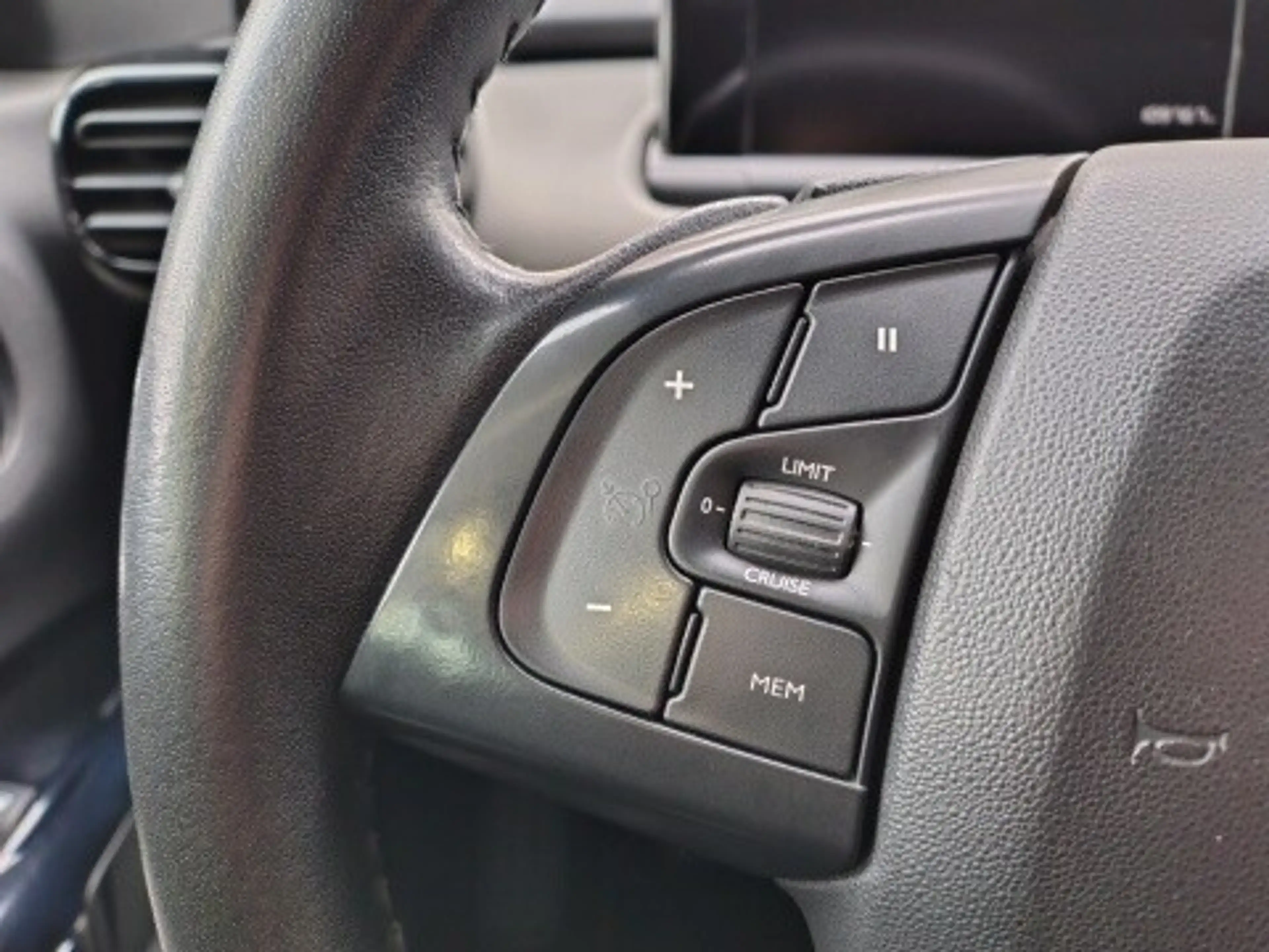 Citroen C4 Cactus BlueHDi 100 S&S Manuell Origins — photo 8