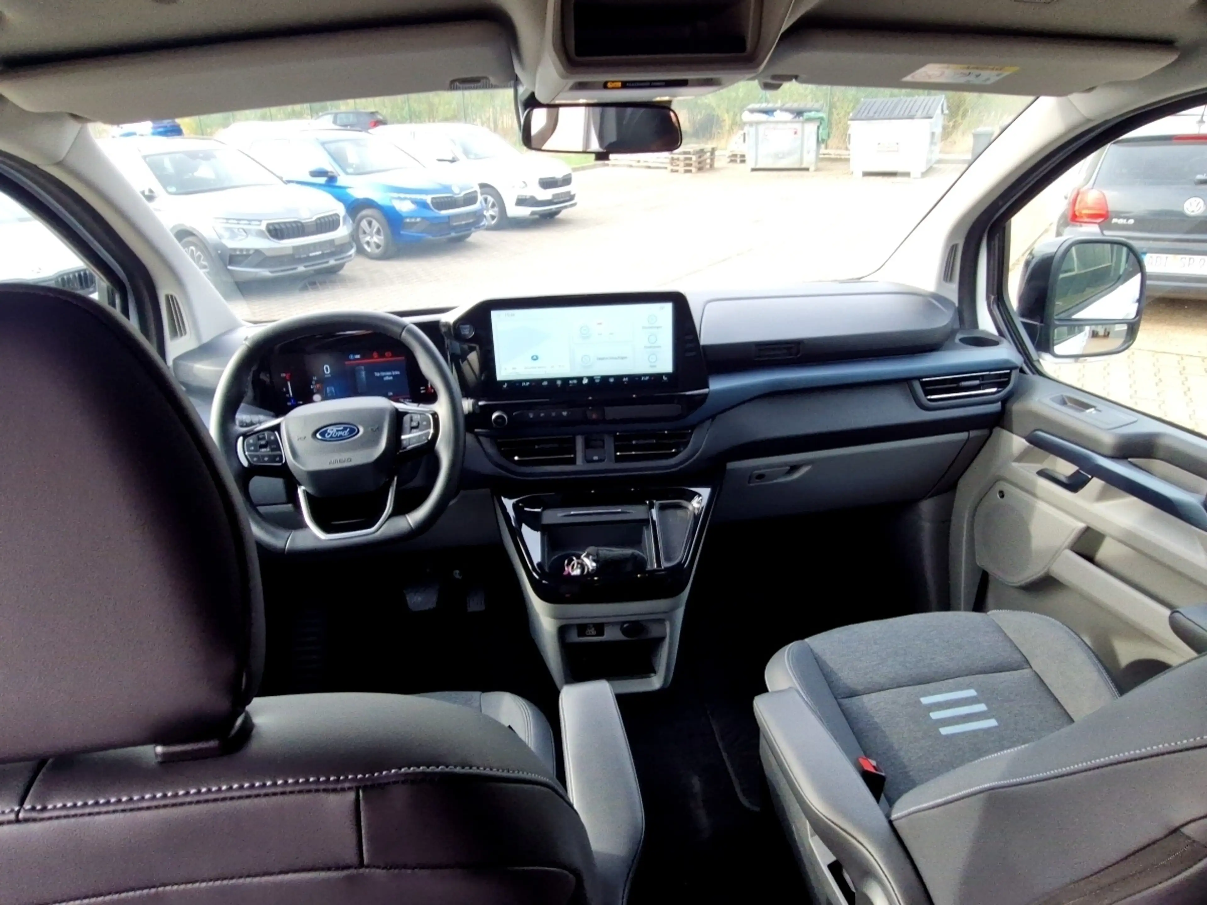 Ford Tourneo Custom 320 Tourneo Active LED Navi Klimaa — photo 11