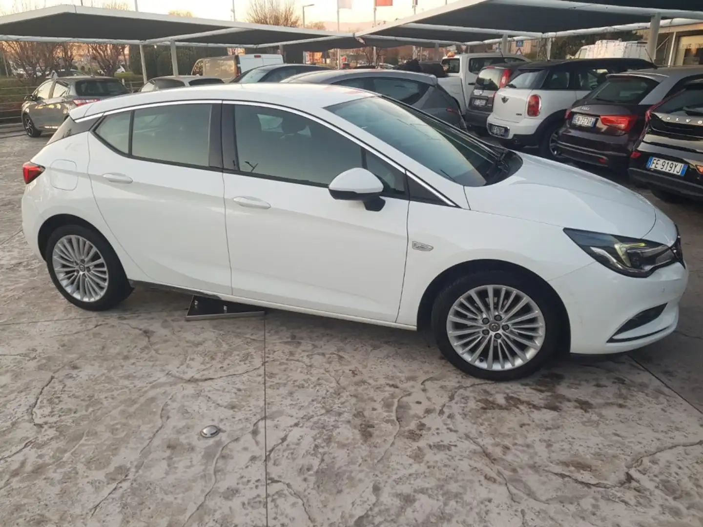 Opel Astra 1.0 Turbo ecoFLEX Start&Stop 5 porte Elective Weiß - 1