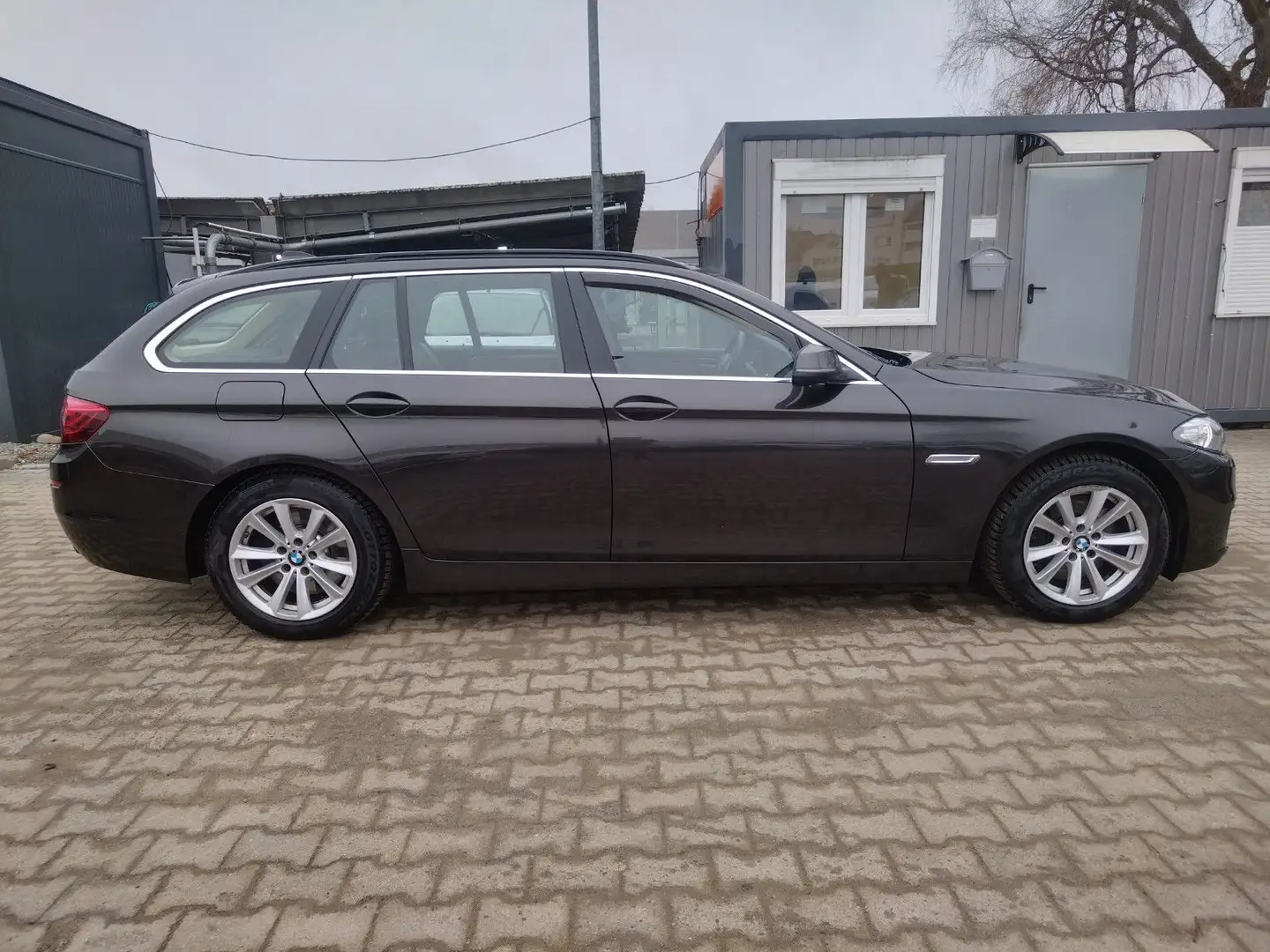 BMW 535 Touring 535 d xDrive+LEDER+NAVI+CAM+LED+SHZ+EU 6 Marrón - 1