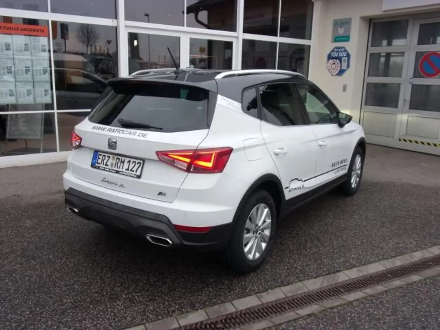 SEAT Arona ARONA FR 1.0 TSI DSG PARKLENKAS. SITZHEIZ. NAVI Weiß - 2