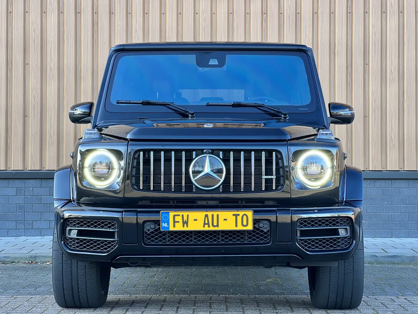Mercedes-Benz G 63 Premium Plus | AMG | V8 | Burmester | 22" Licht Černá - 2