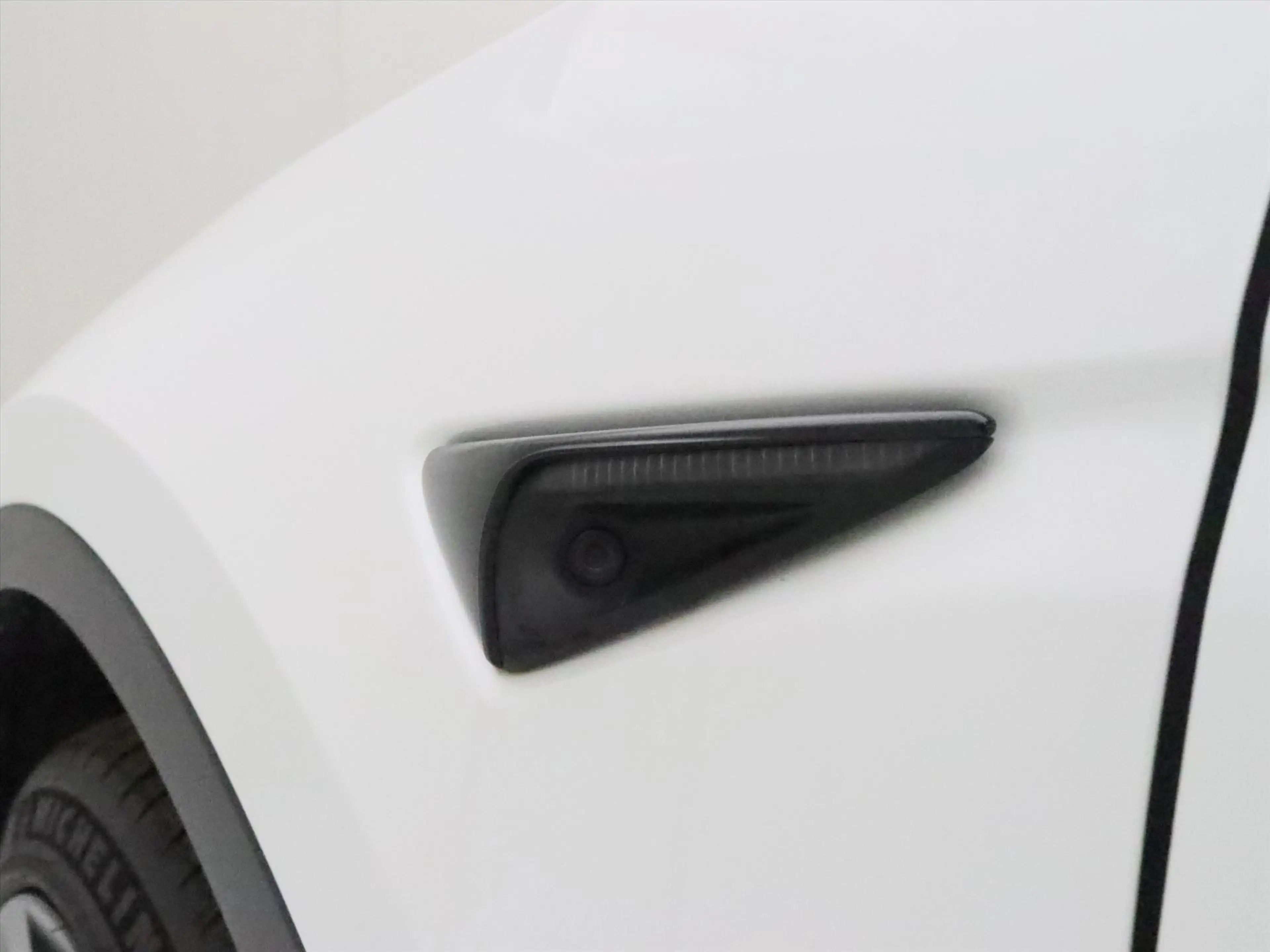 Tesla Model Y Standard RWD Plus 299pk 95% SoH [ TREKHAAK+AMD RYZ — photo 37