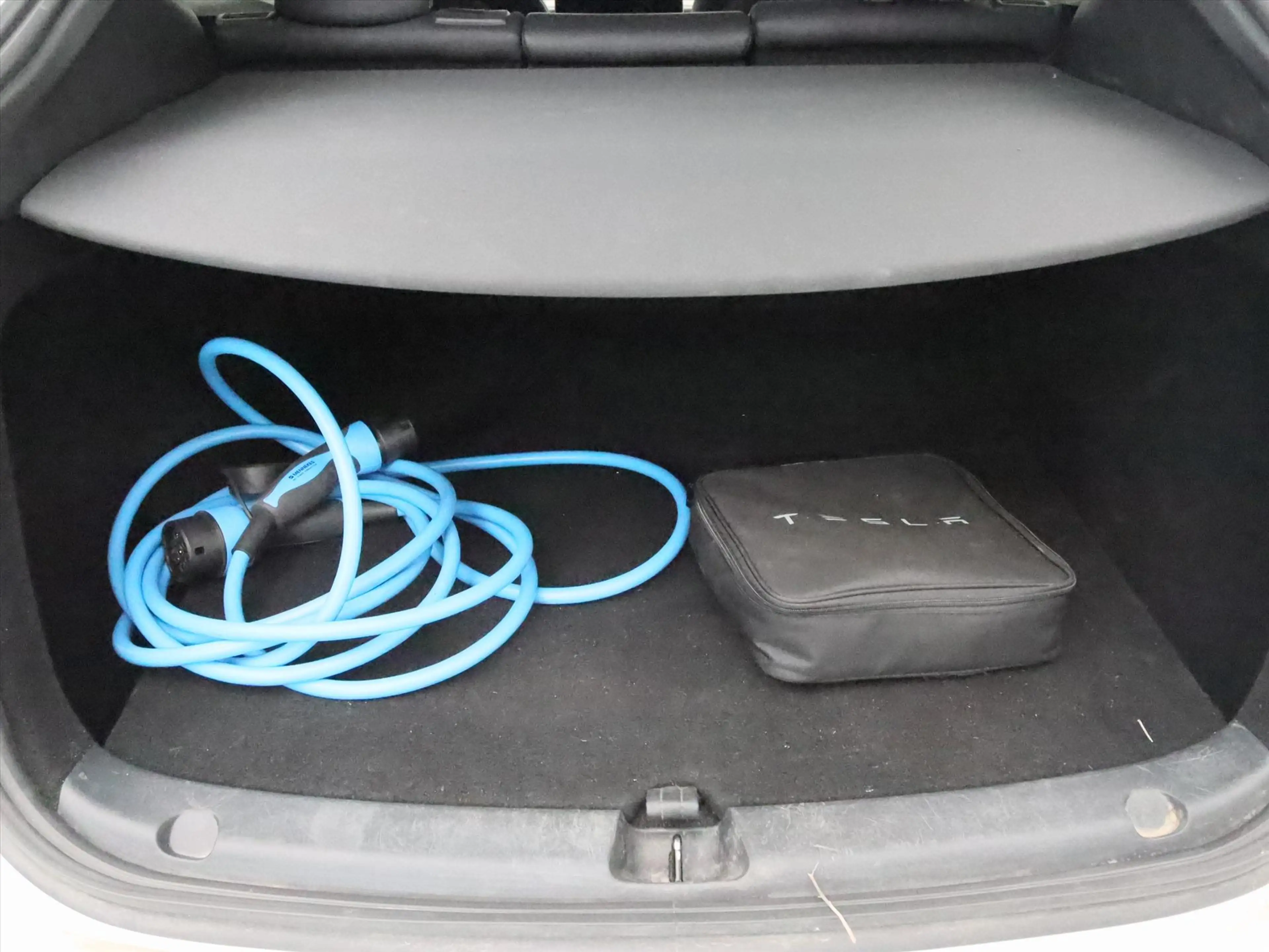Tesla Model Y Standard RWD Plus 299pk 95% SoH [ TREKHAAK+AMD RYZ — photo 40