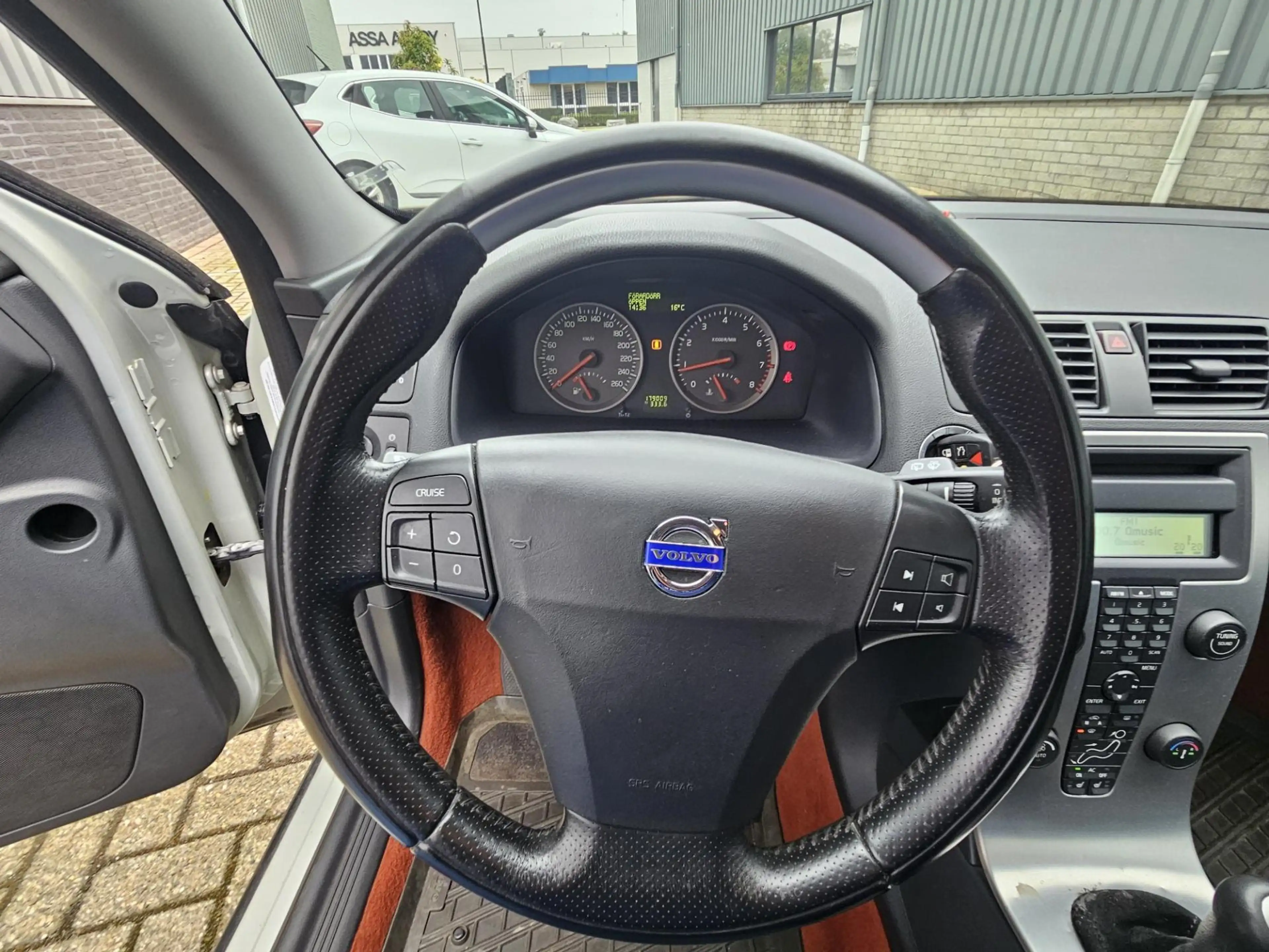 Volvo C30 2.5 T5 Momentum incl 3 maanden garantie — photo 15
