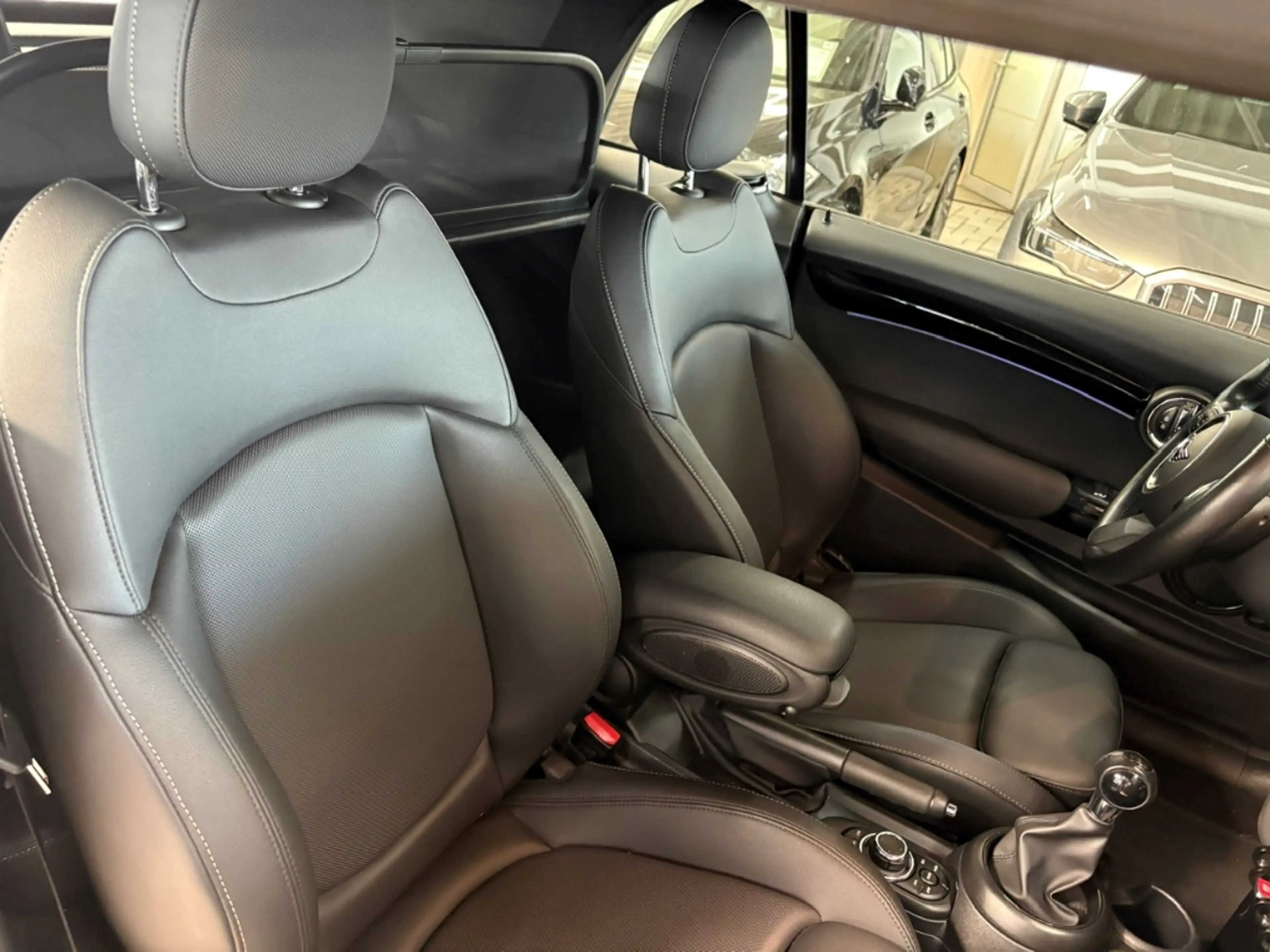 MINI Cooper Cabrio El. Verdeck Navi Digitales Cockpit LED Mehrzonenkl — photo 7