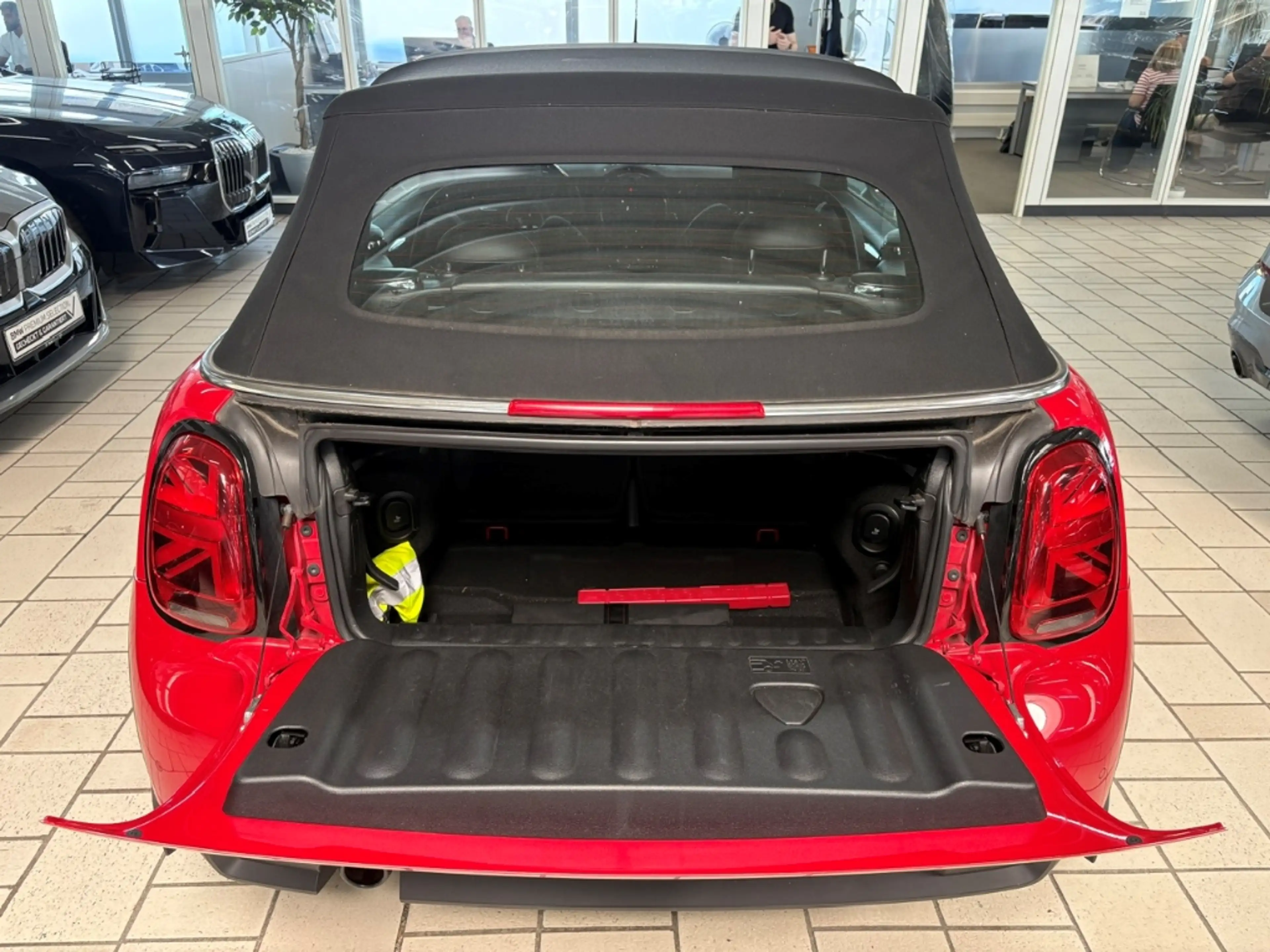 MINI Cooper Cabrio El. Verdeck Navi Digitales Cockpit LED Mehrzonenkl — photo 5