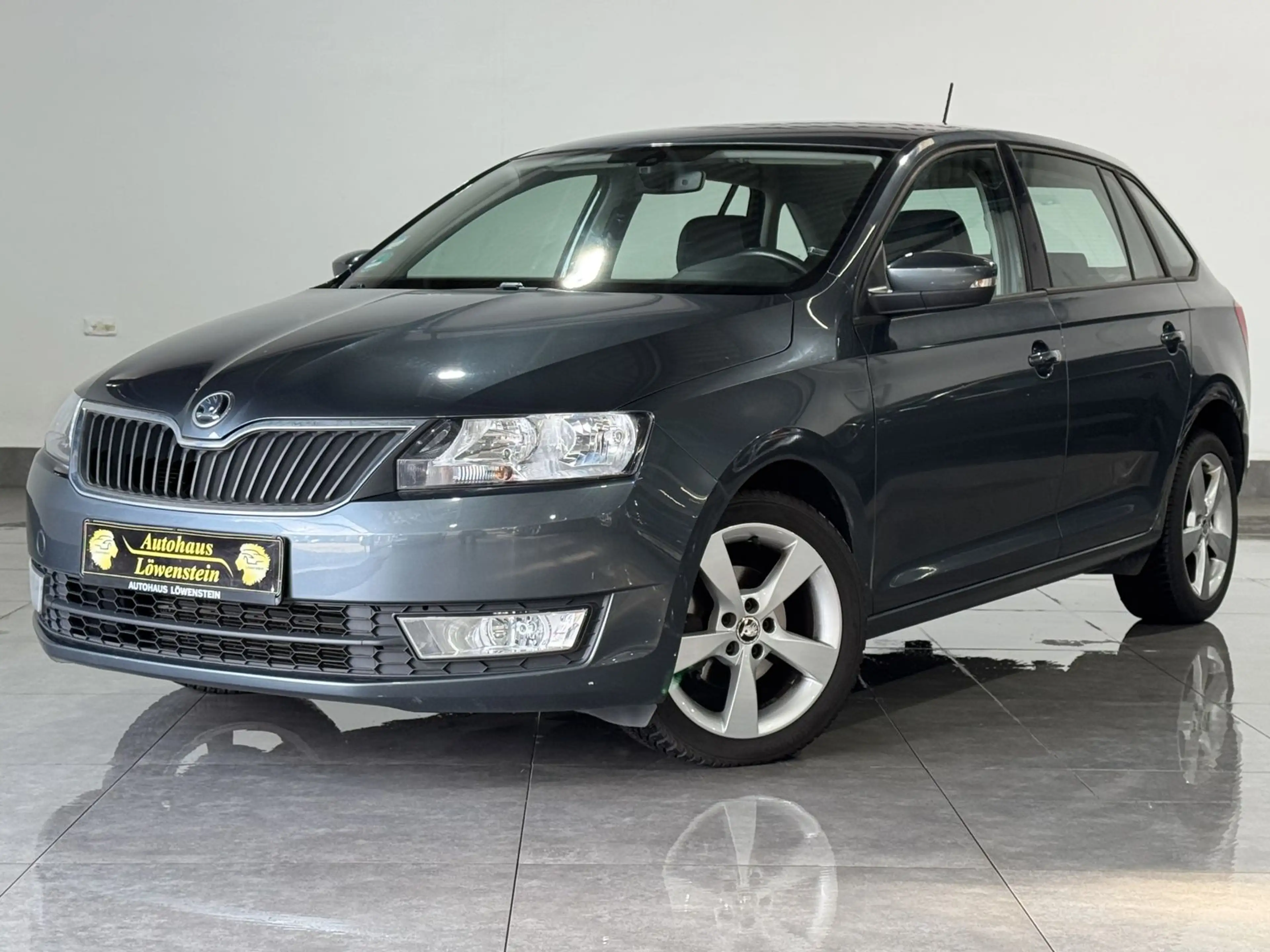 Skoda Rapid/Spaceback Style*2.HAND*DSG*KLIMA*SHZ*PDC*BLUETOOTH* — photo 3