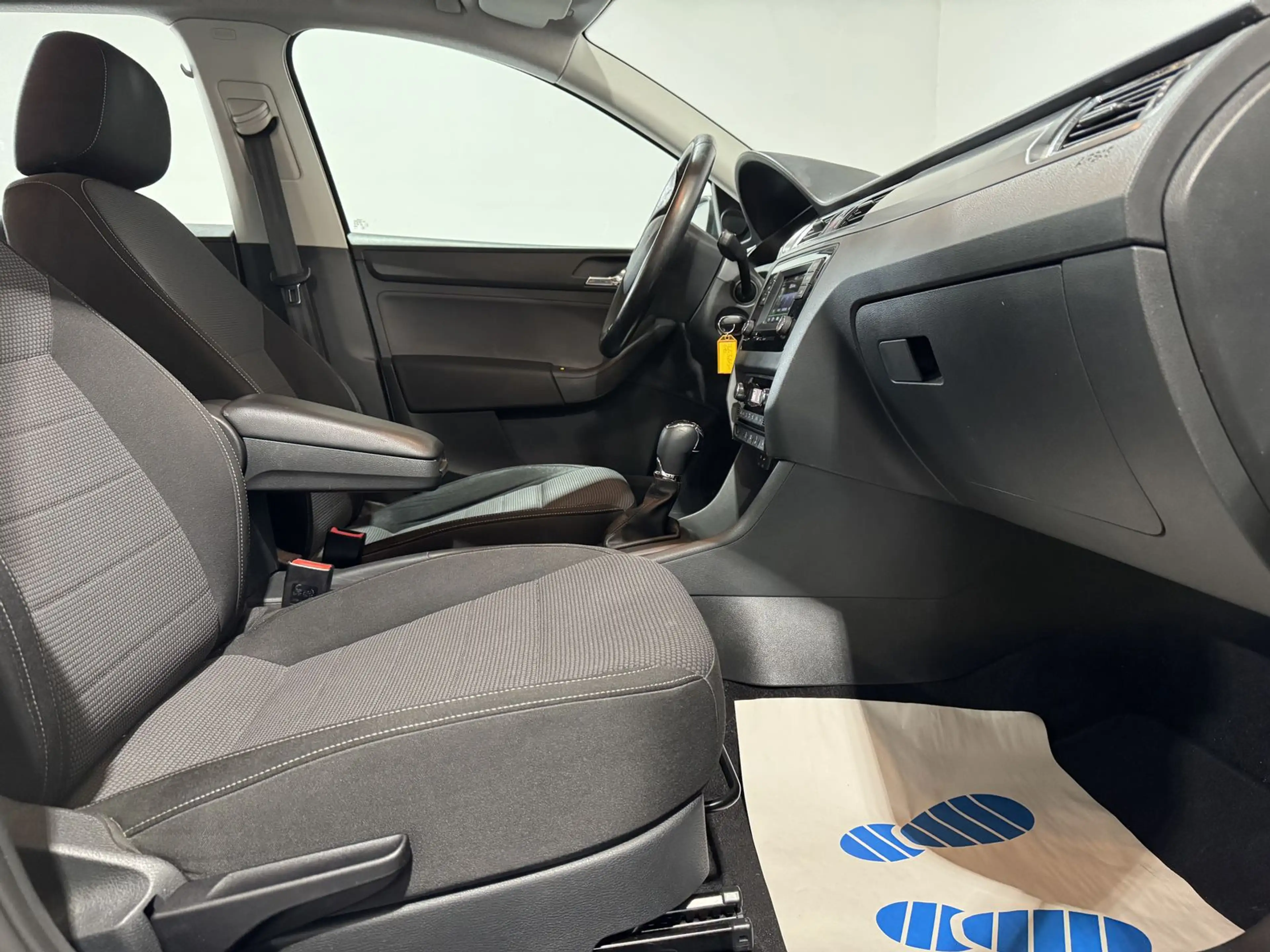 Skoda Rapid/Spaceback Style*2.HAND*DSG*KLIMA*SHZ*PDC*BLUETOOTH* — photo 8