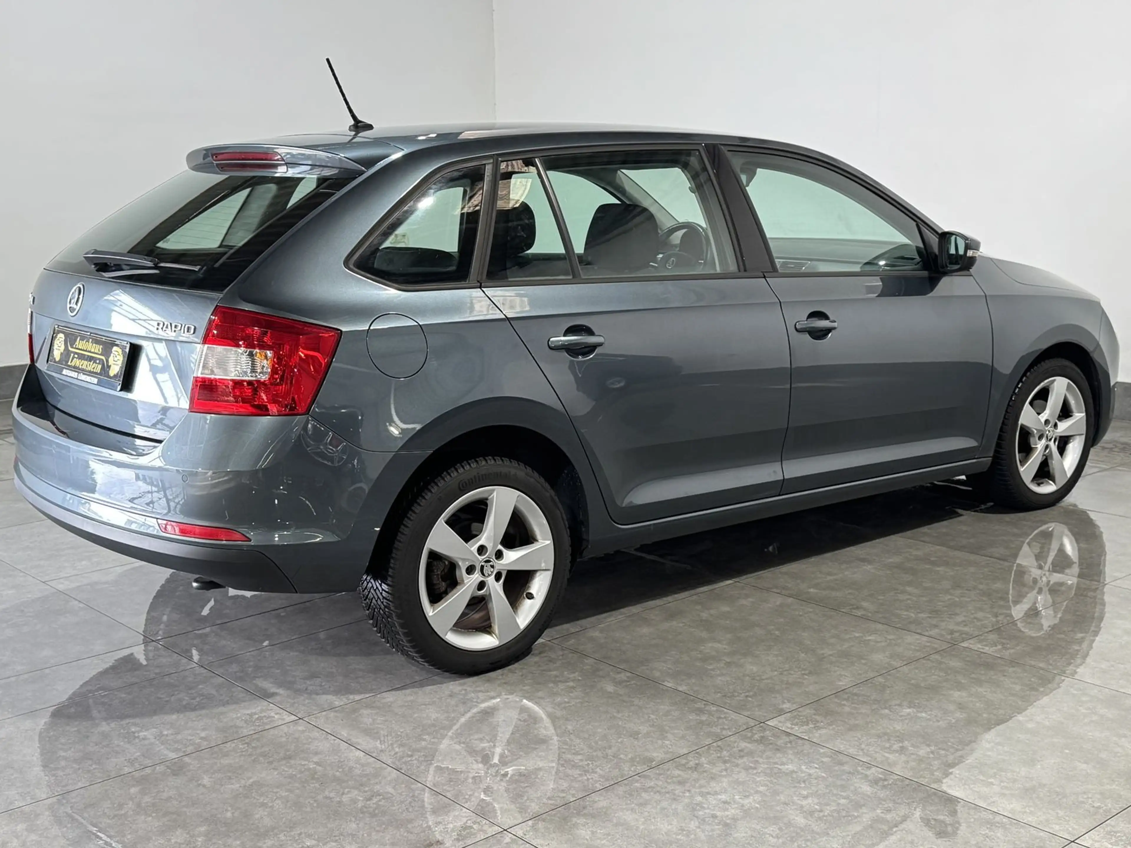 Skoda Rapid/Spaceback Style*2.HAND*DSG*KLIMA*SHZ*PDC*BLUETOOTH* — photo 6
