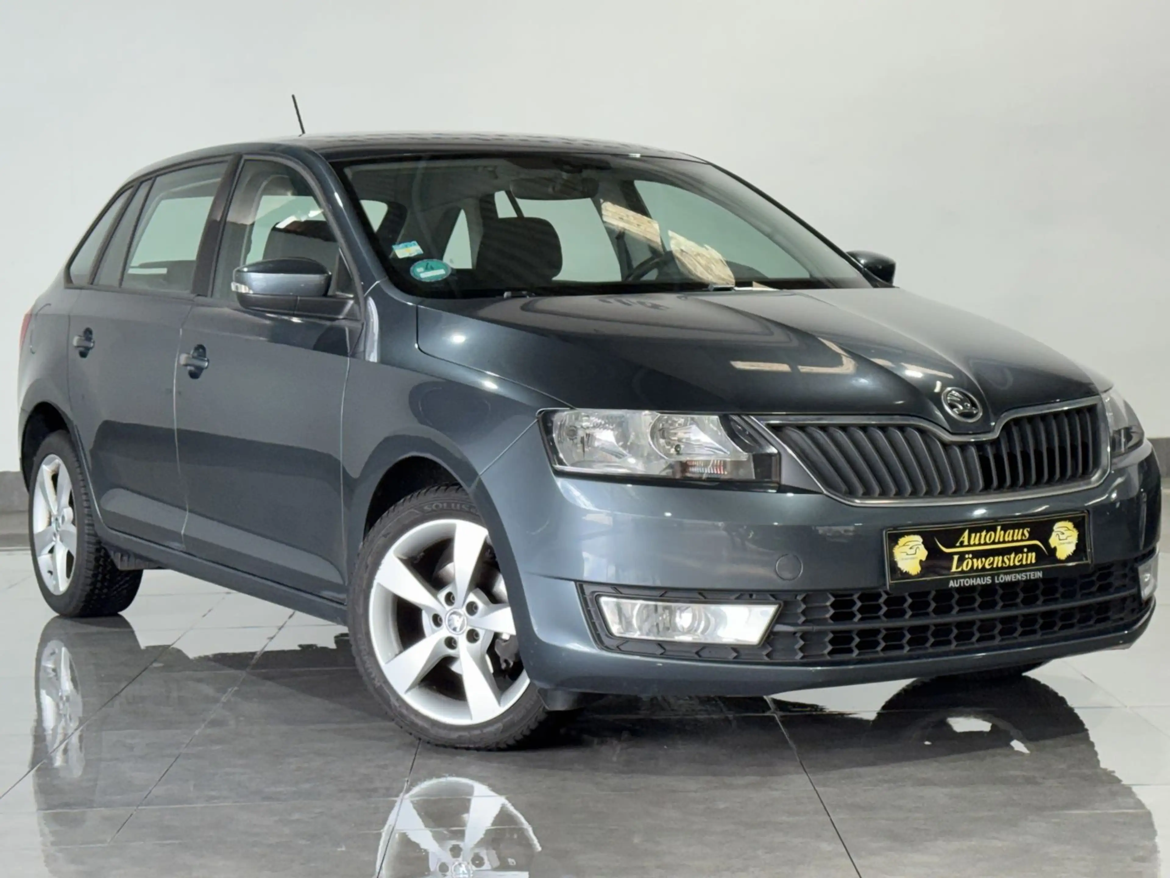Skoda Rapid/Spaceback Style*2.HAND*DSG*KLIMA*SHZ*PDC*BLUETOOTH* — photo 2