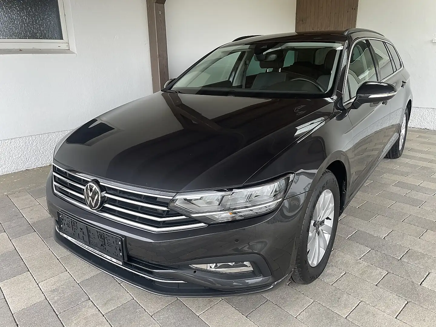 Volkswagen Passat Variant Business TDI DSG-LED-AHV-RFK-MASSAGE-ACC-LANE-S... Grau - 2